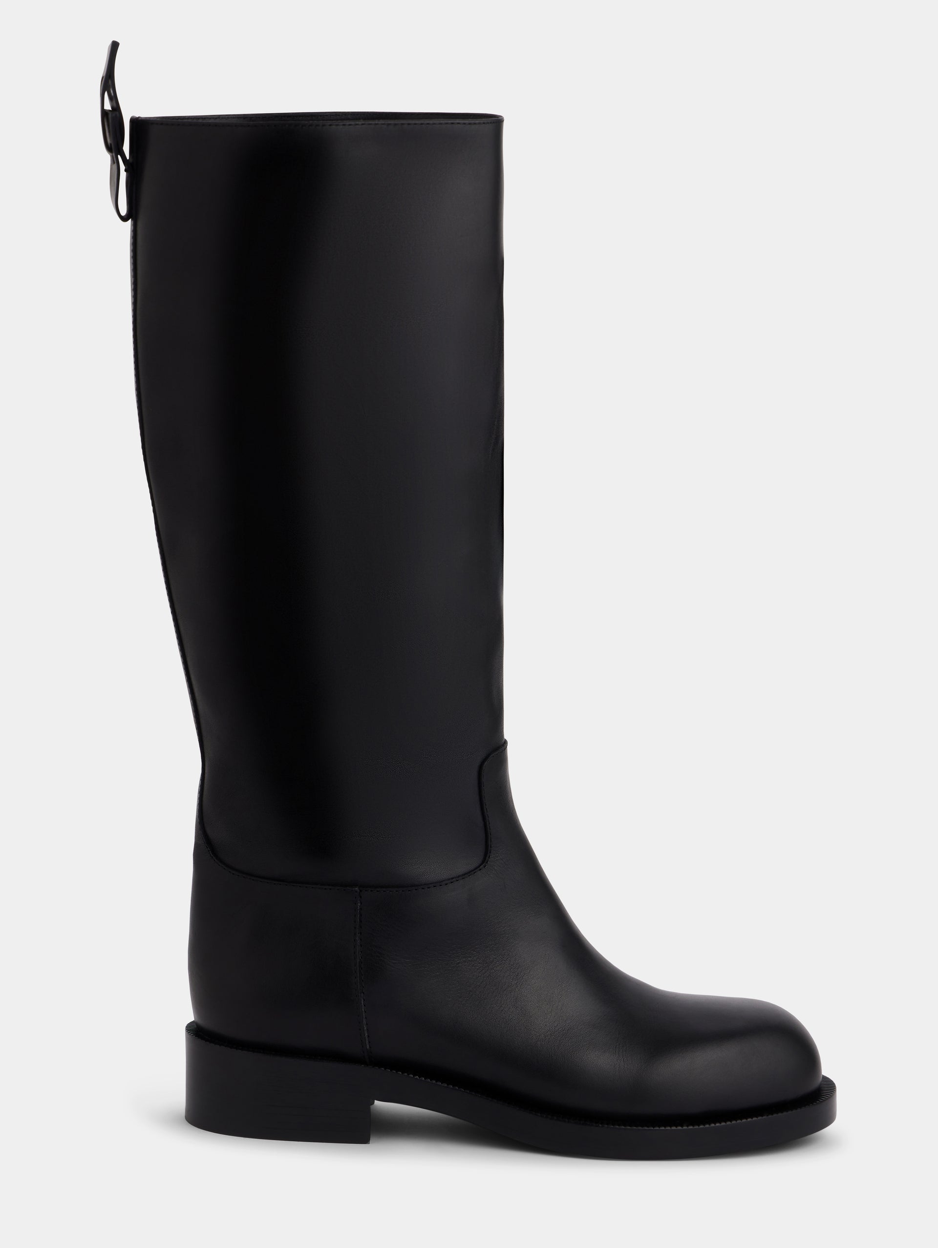 Black boots in smooth leather position 1