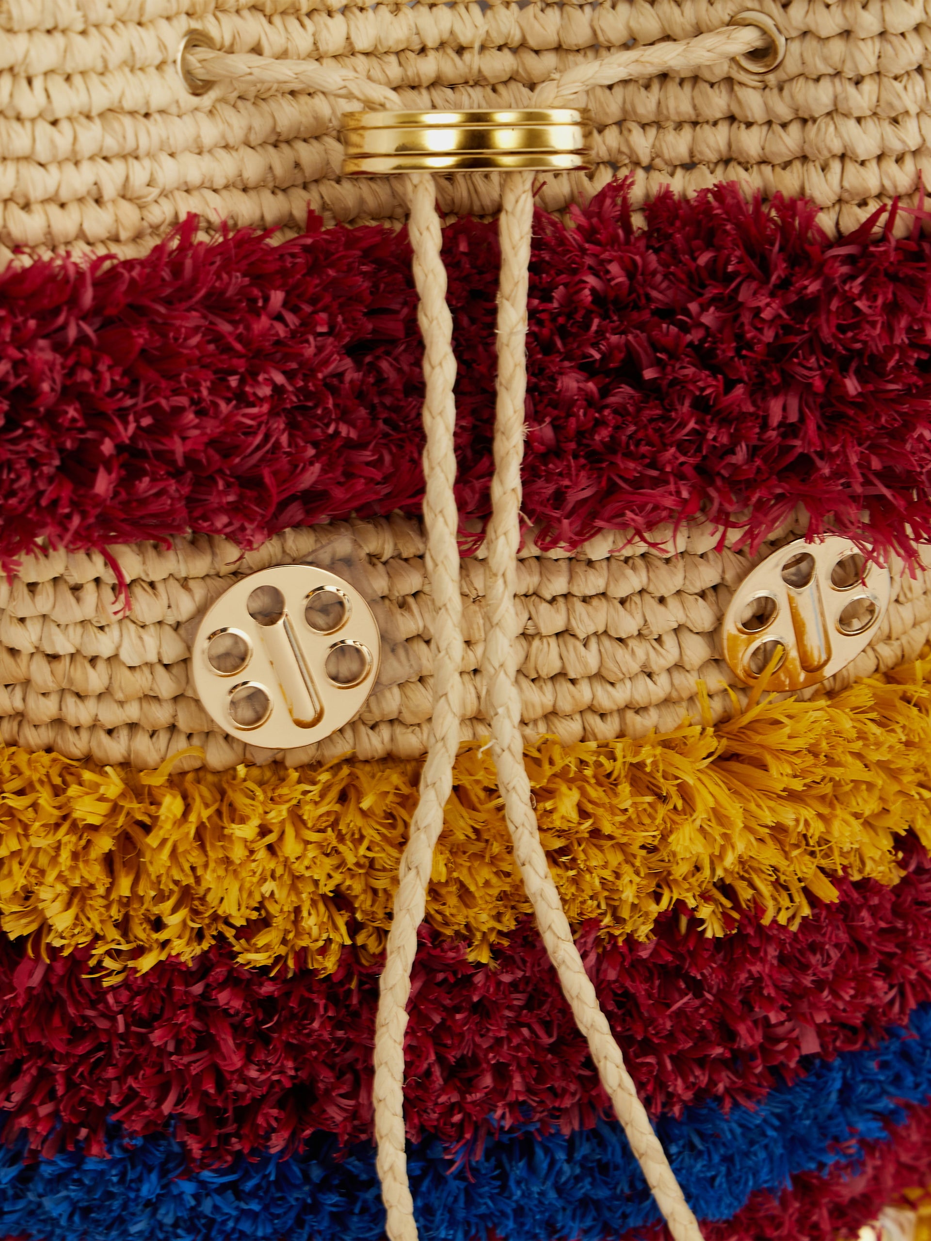 Raffia bucket bag position 5