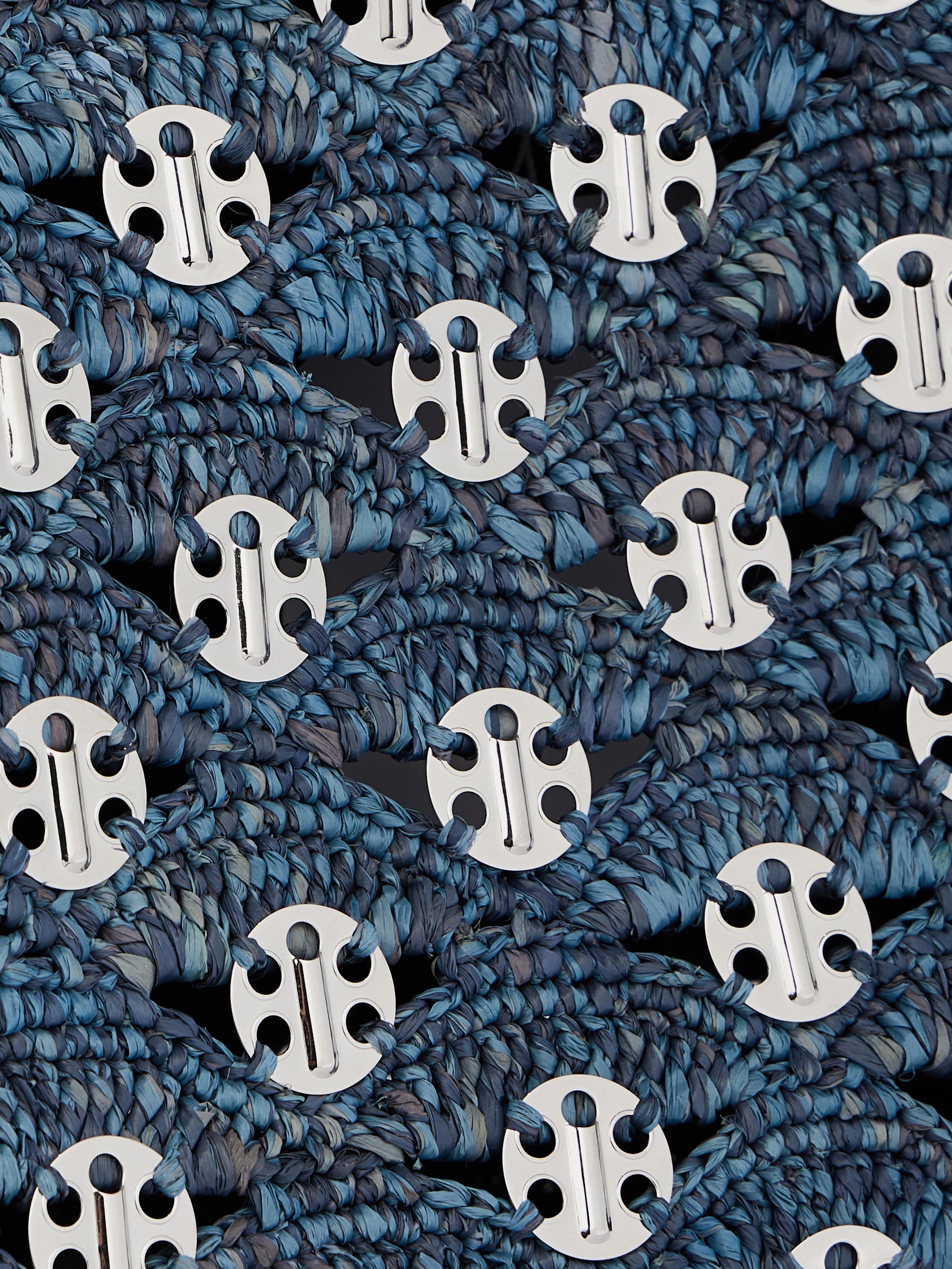 Denim blue tote bag in raffia position 5