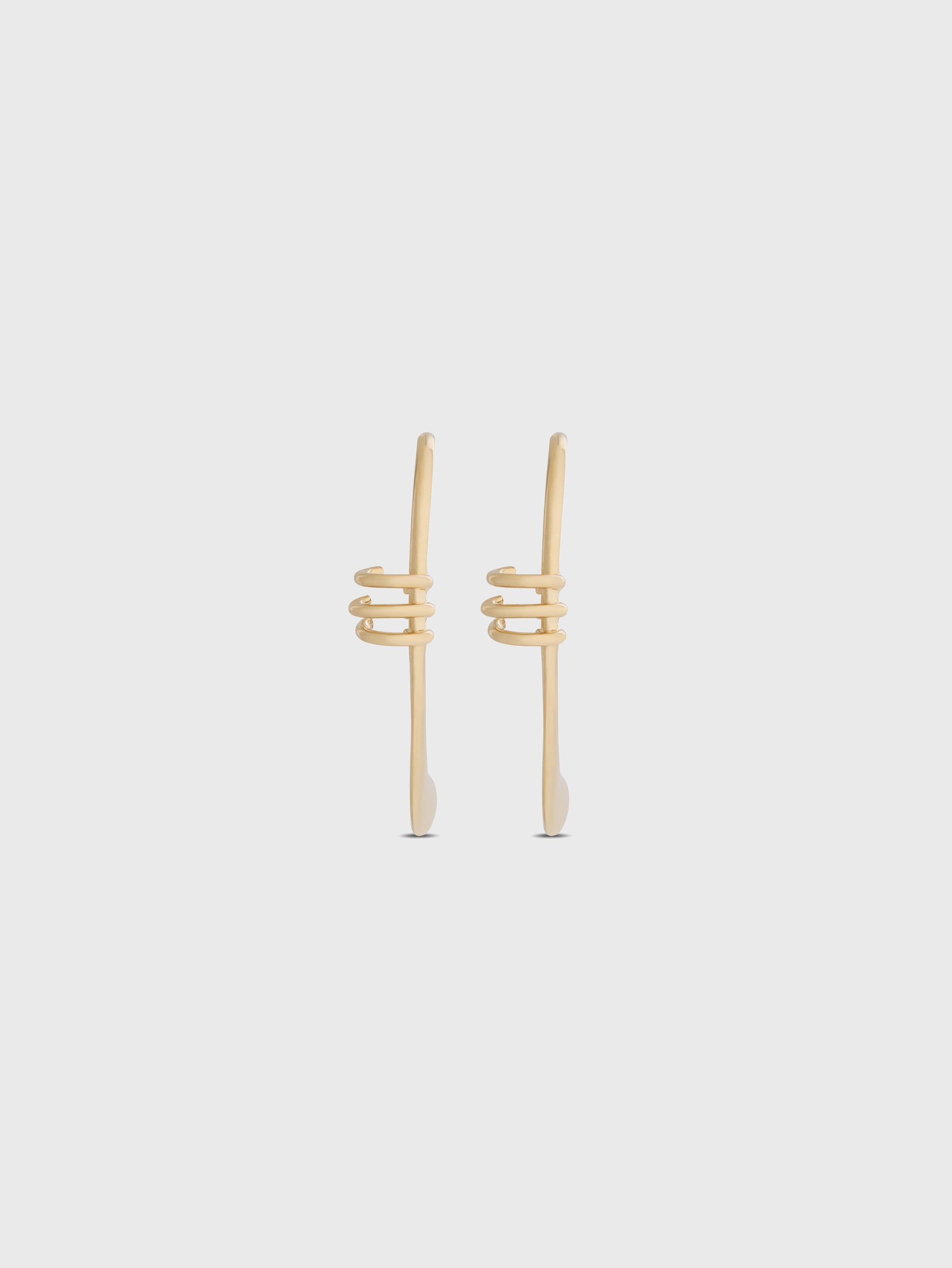 GOLD MONO EARRING position 3