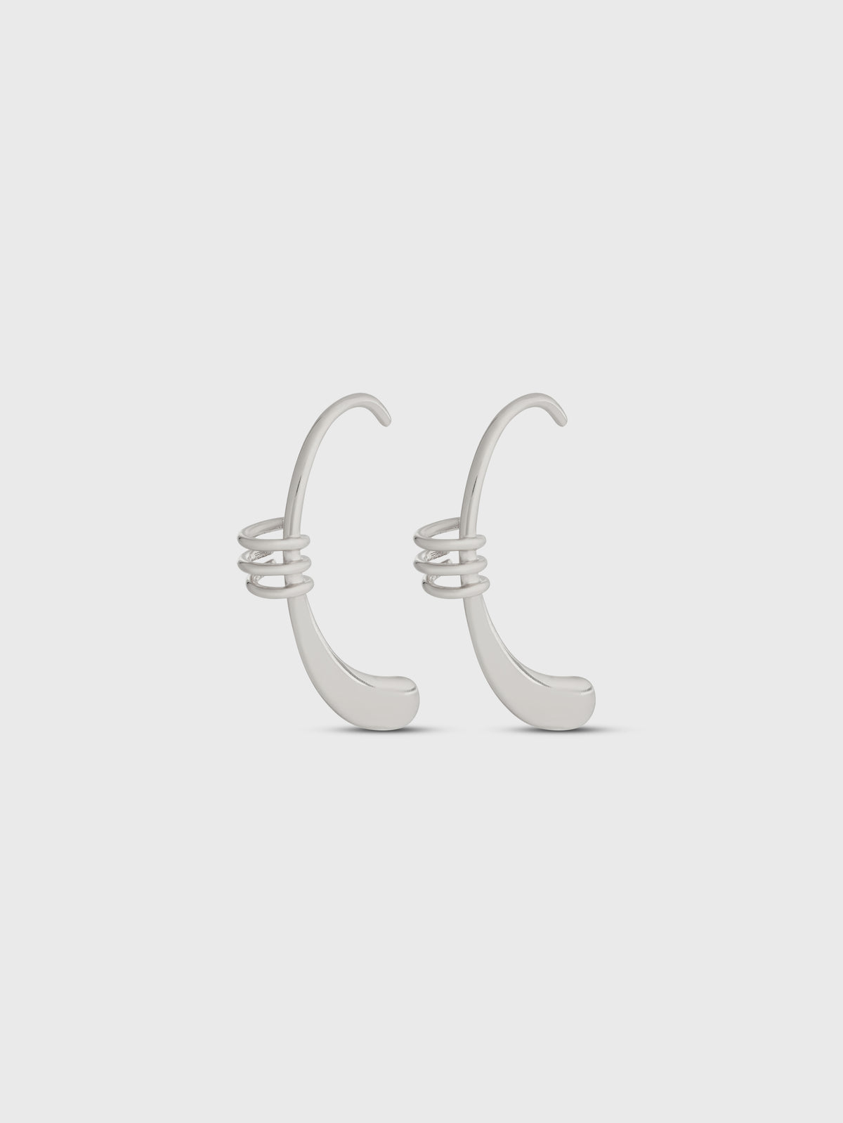 SILVER MONO EARRING position 4