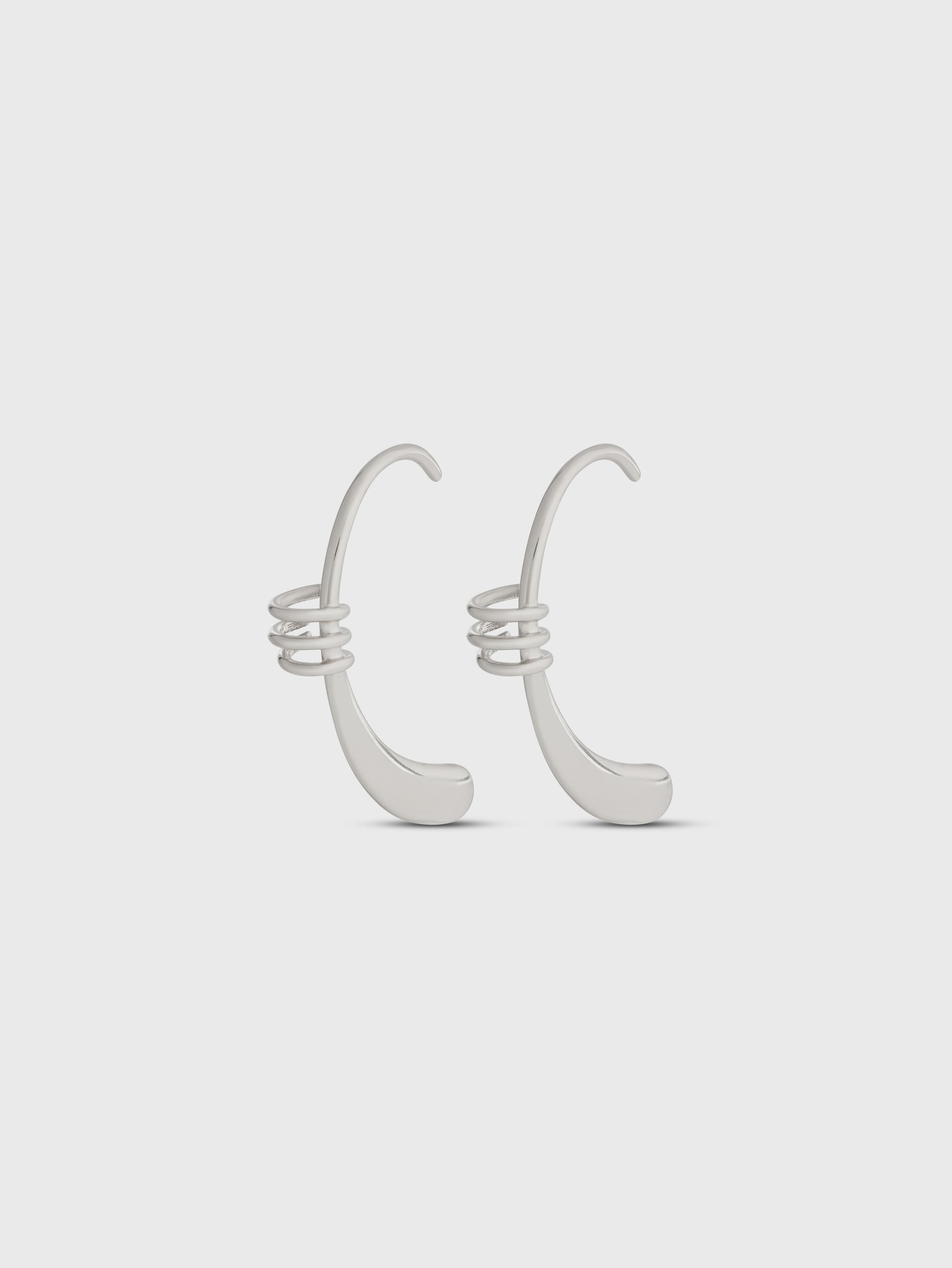 SILVER MONO EARRING position 4