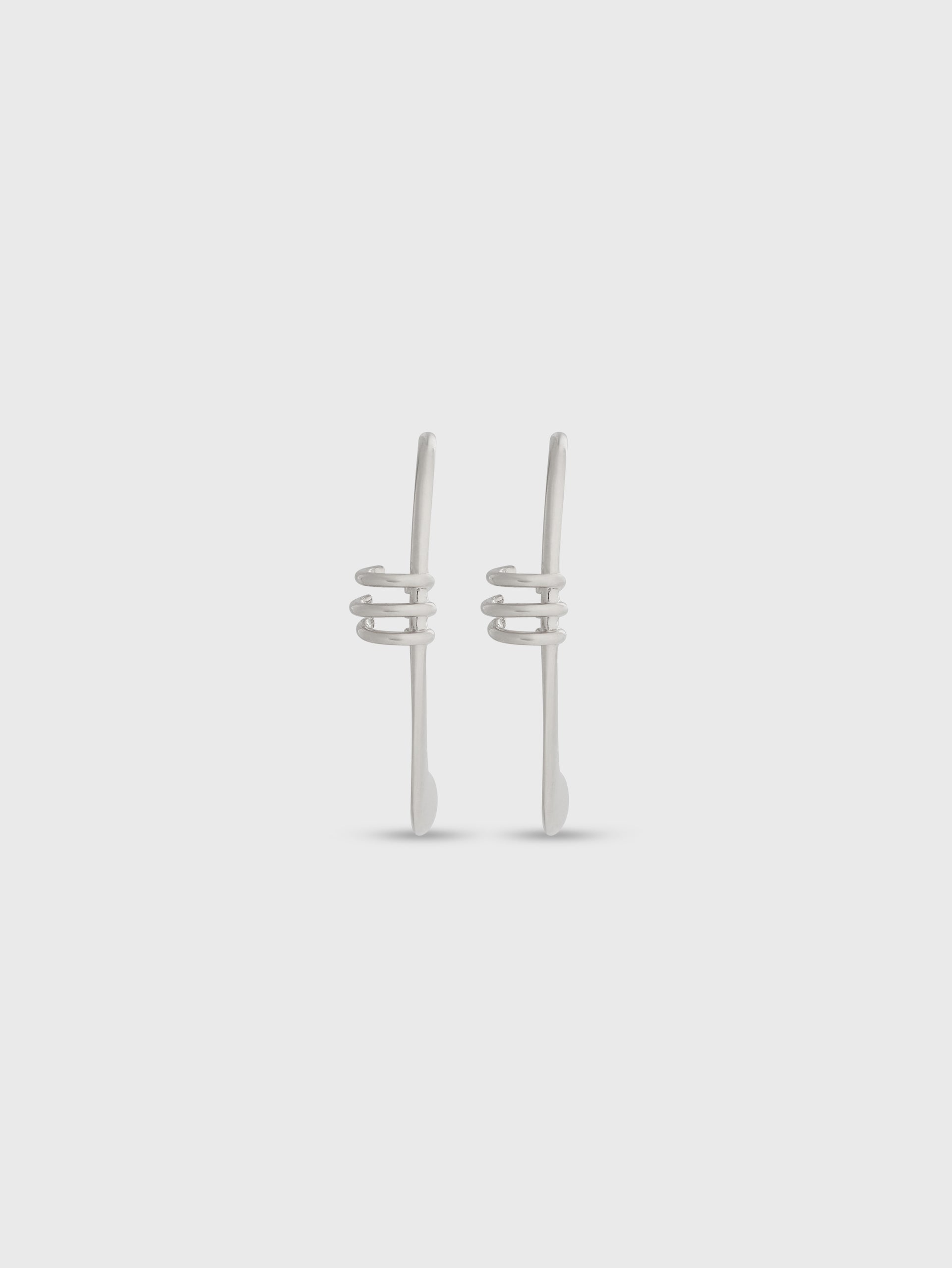SILVER MONO EARRING position 3