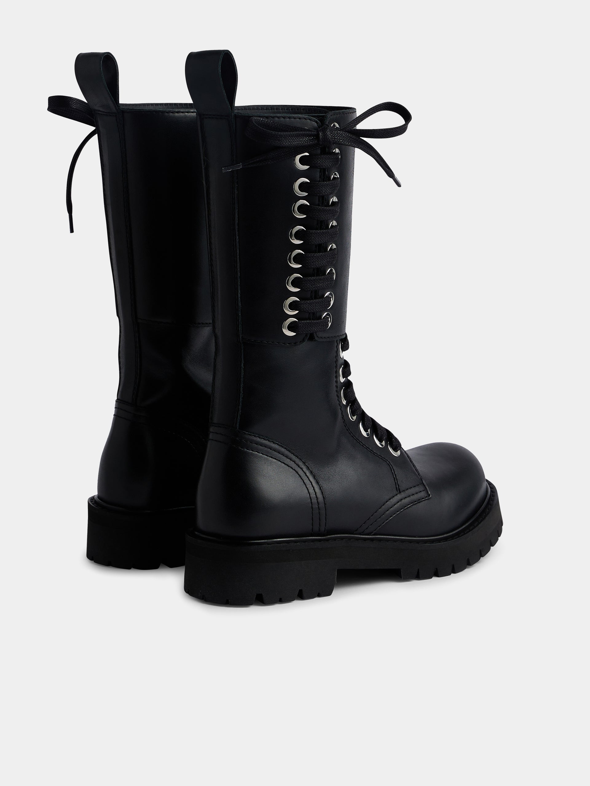 Leather boots position 6