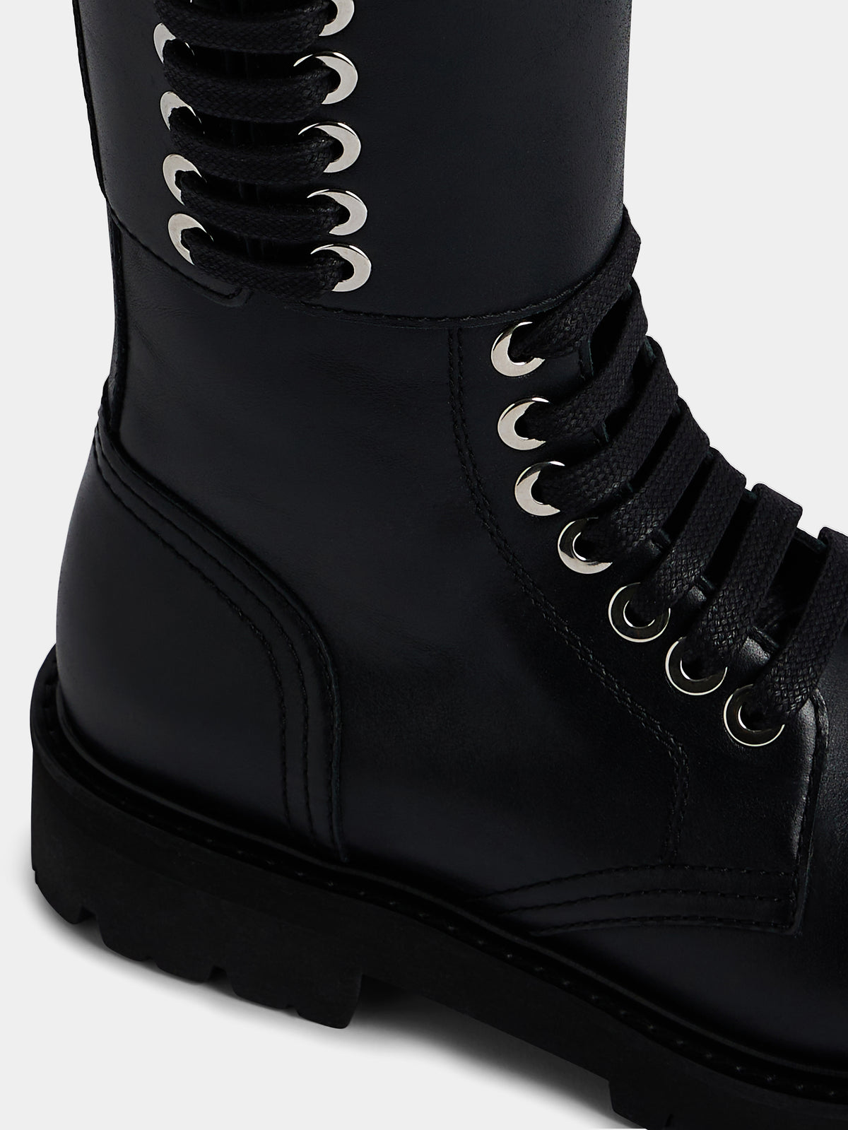 Leather boots position 7