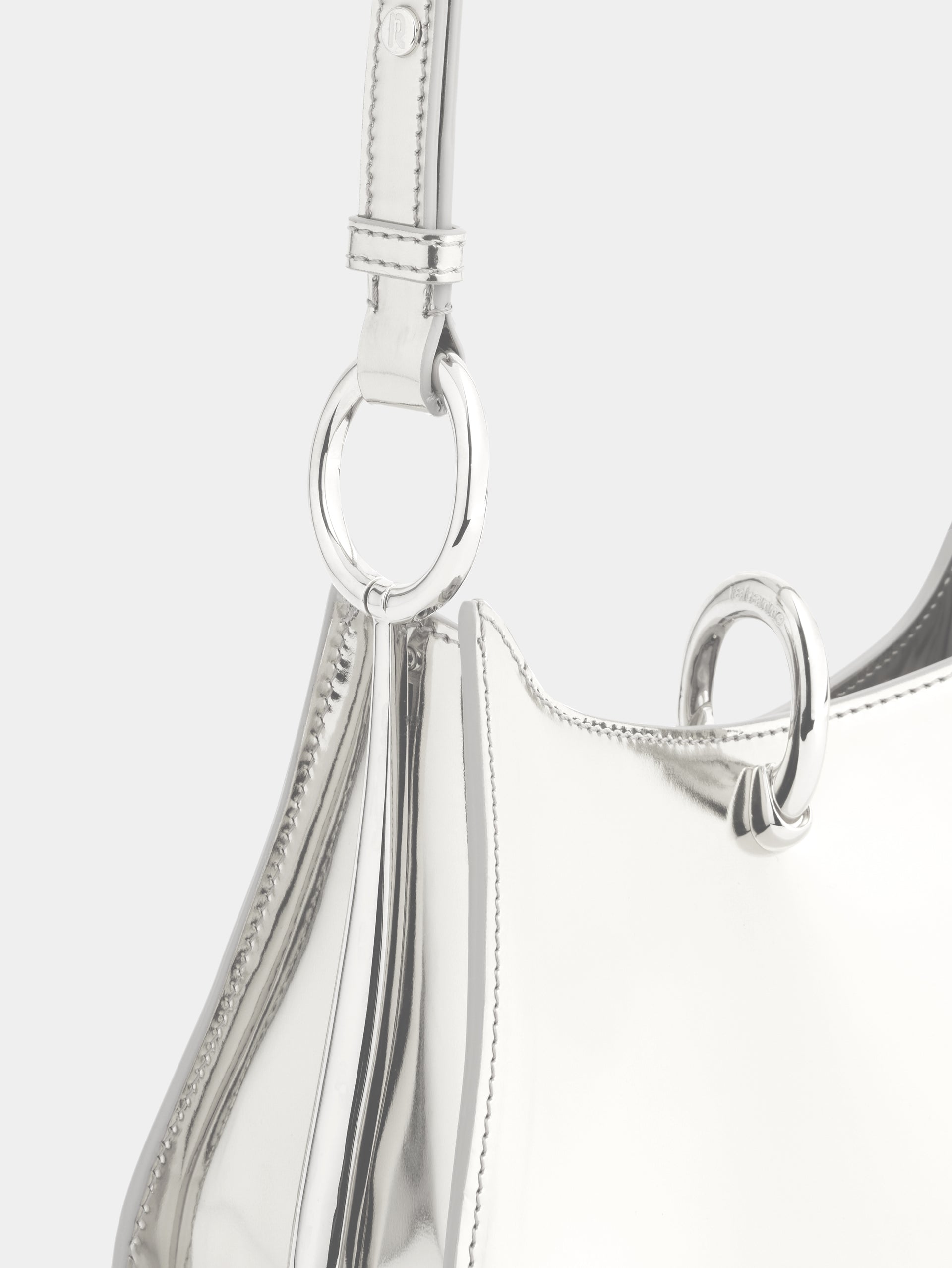 Small ring leather bag silver position 4
