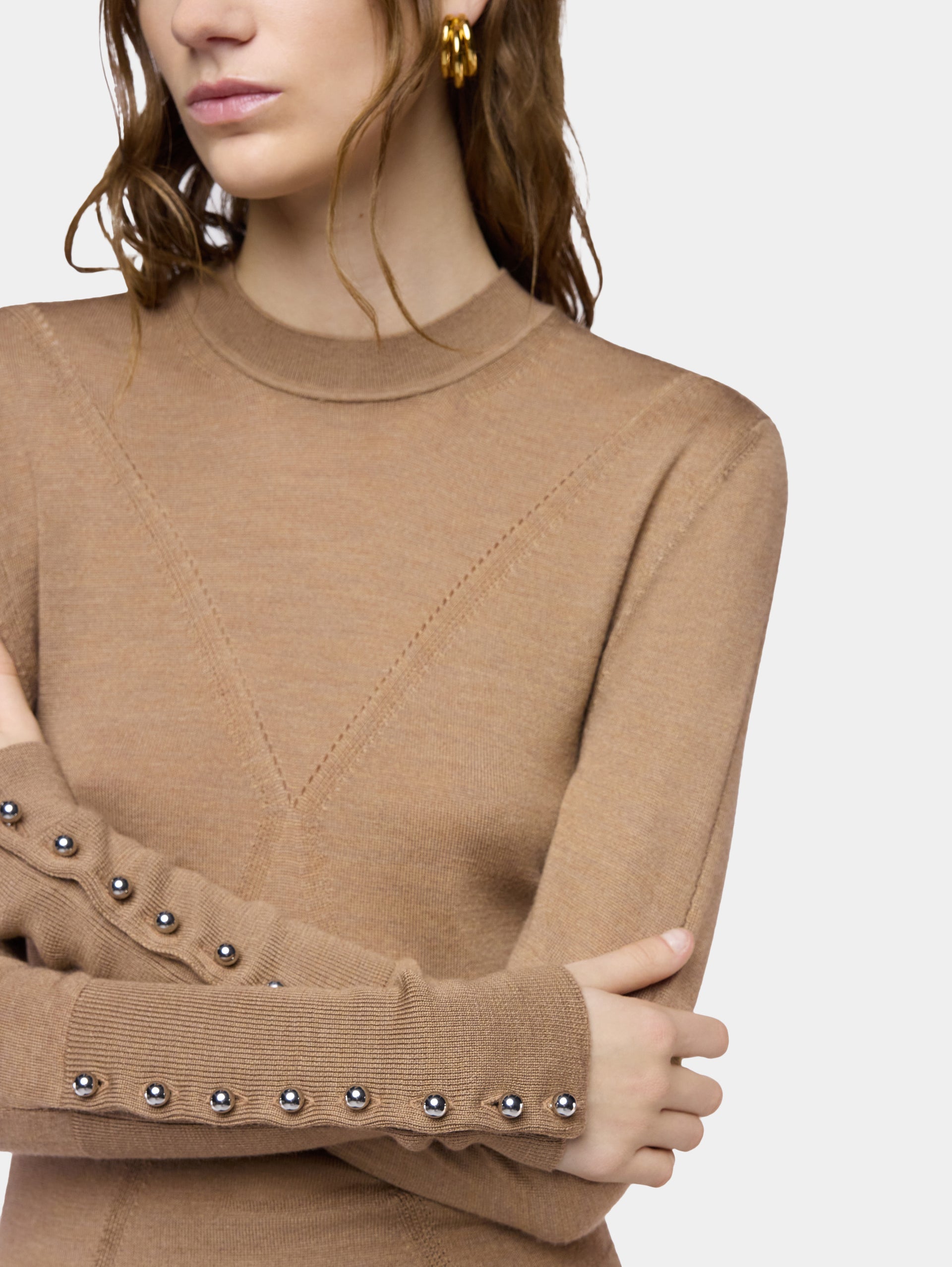 Camel wool long-sleeve sweater