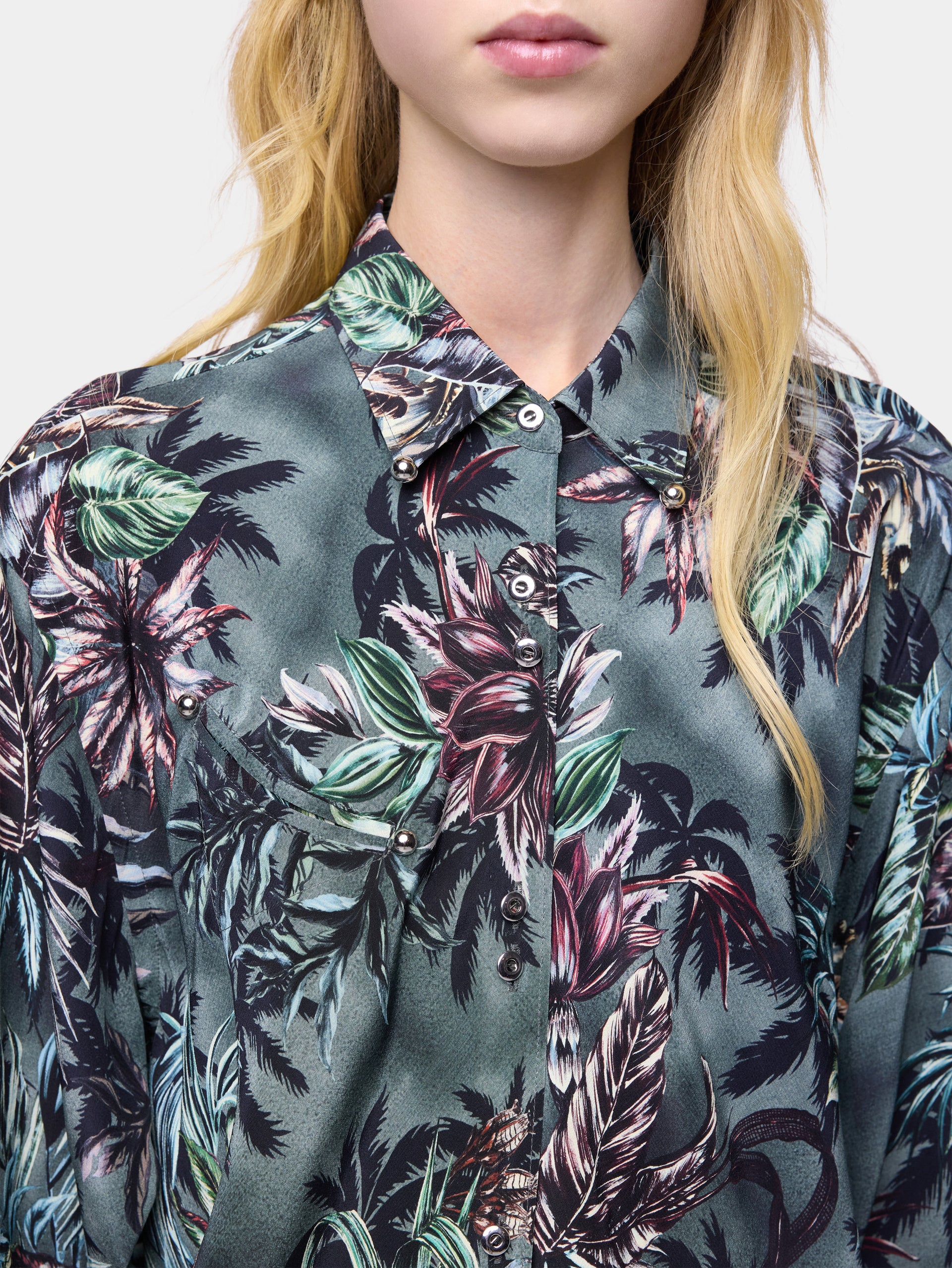 Oversized Shirt in Floral-Printed Silk Crepe packshot front view 7