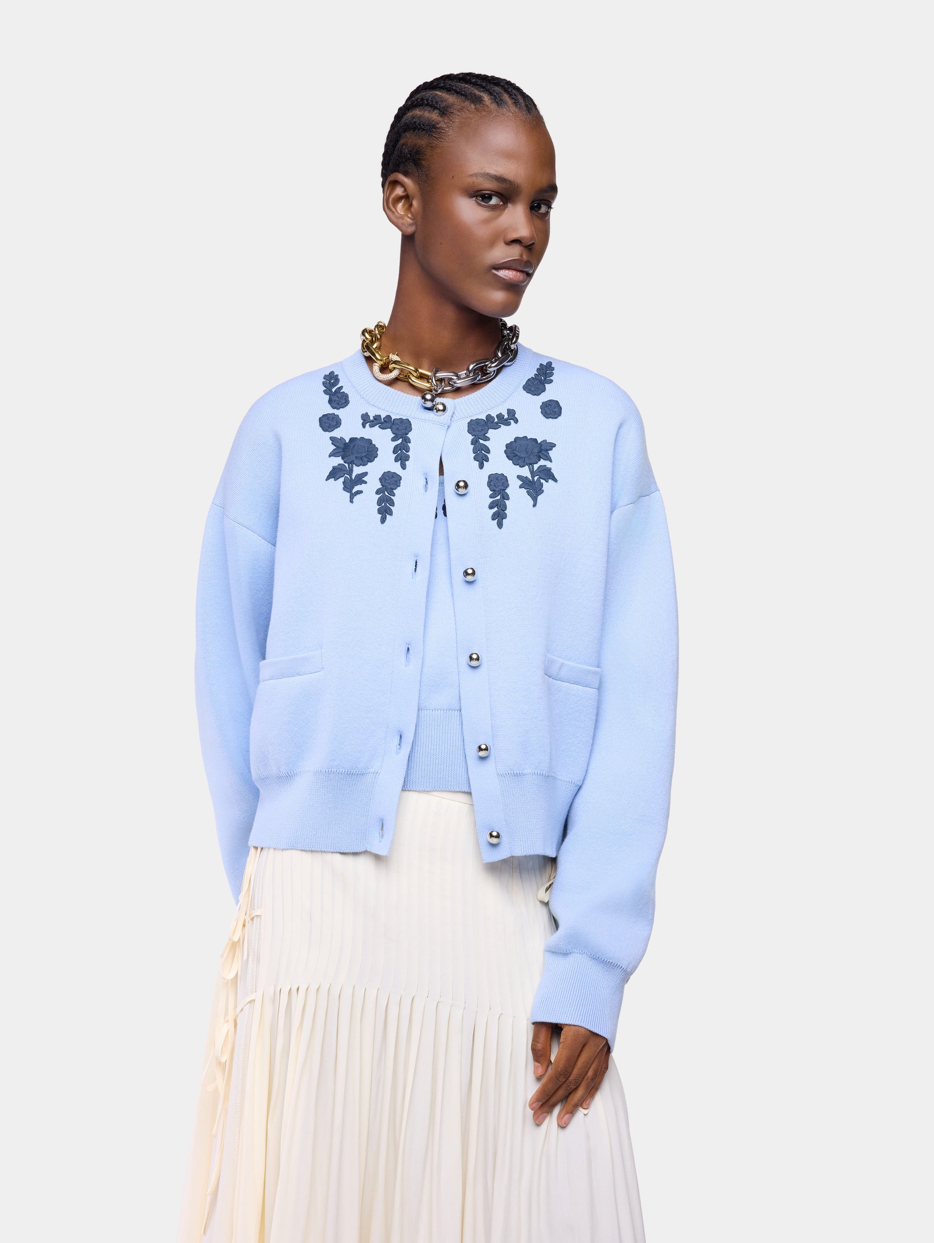 Long-Sleeved Cardigan in Blue Knitted Wool with Flower Embroidery position 4
