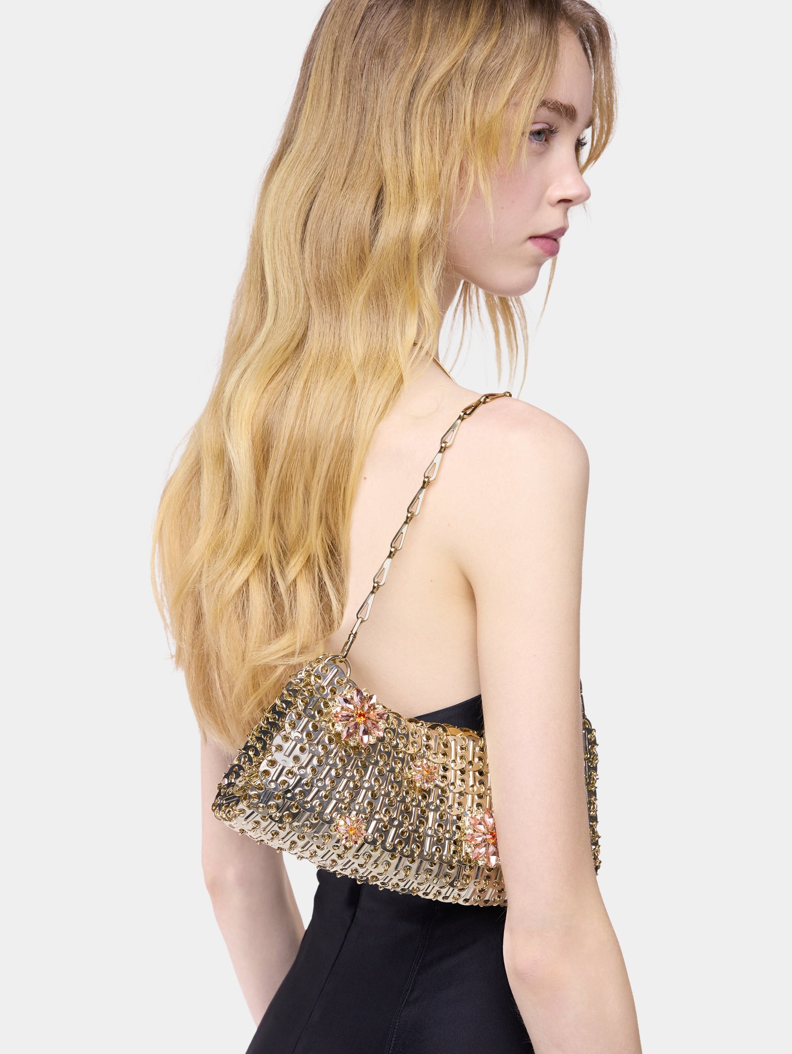1969 clutch bag in gold metal with pink strass flower details. - Image 2
