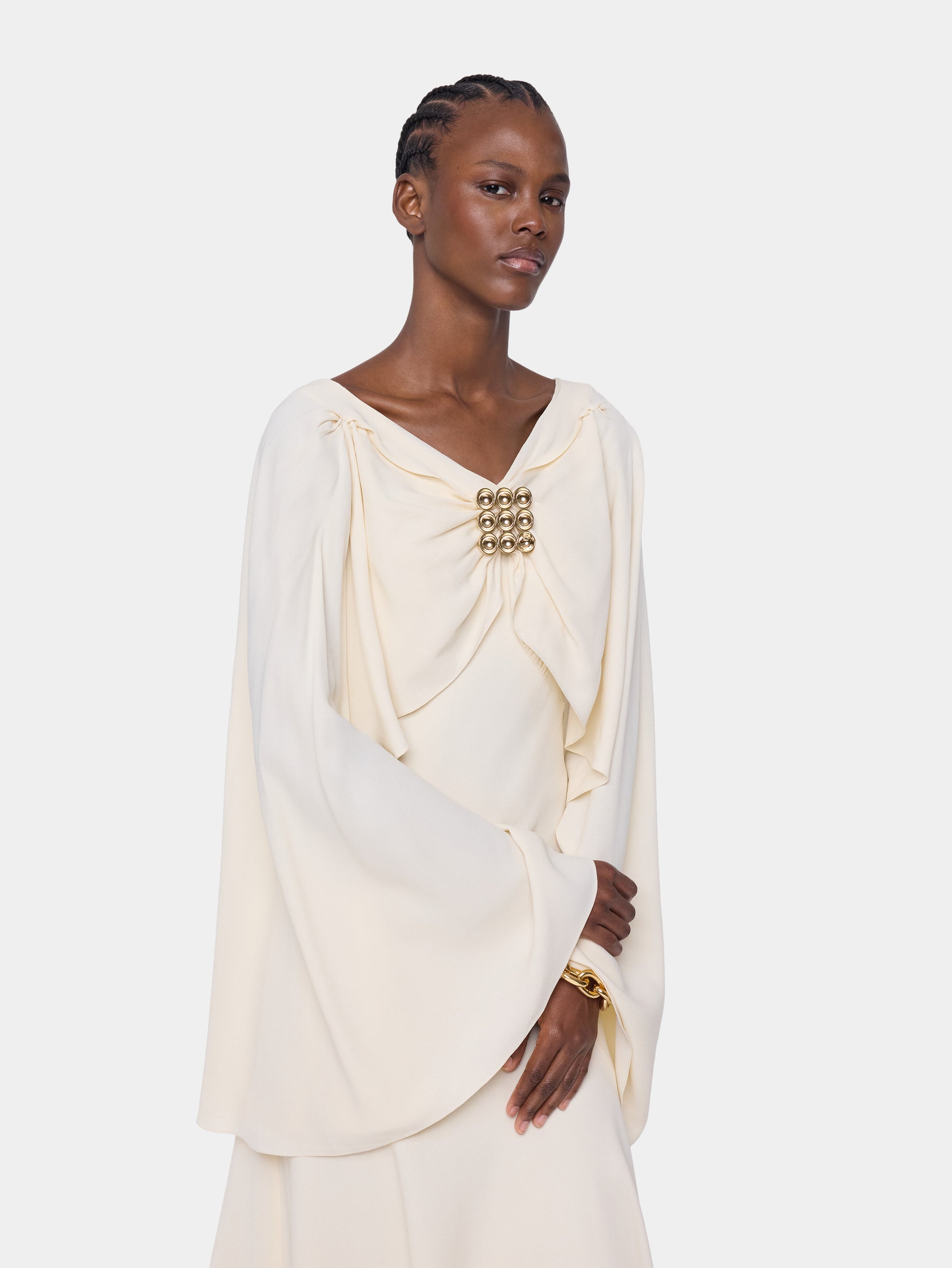 Robe longue crème Dinh Van x Rabanne avec ornements bijou argentés