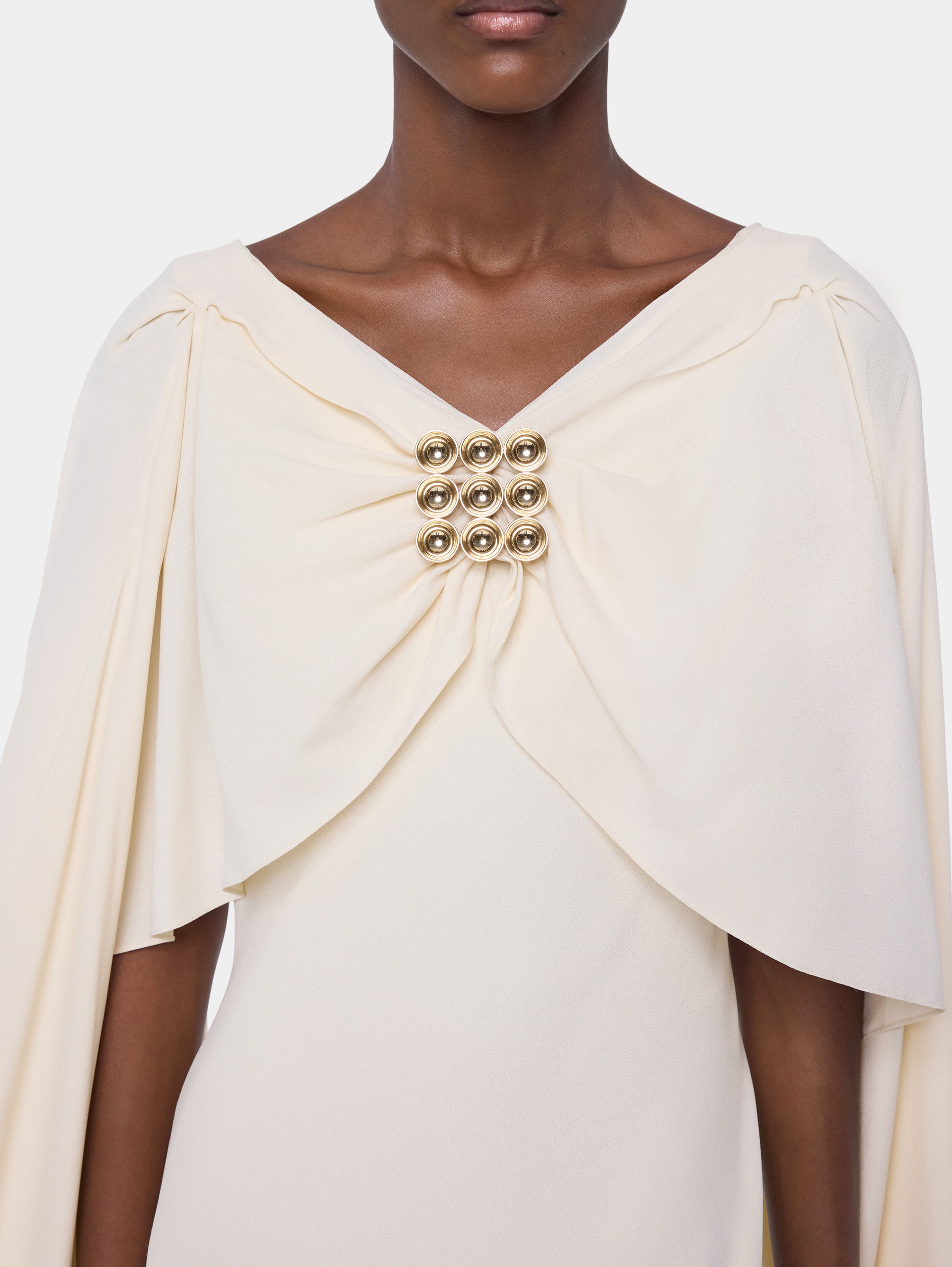 Robe longue crème Dinh Van x Rabanne avec ornements bijou argentés