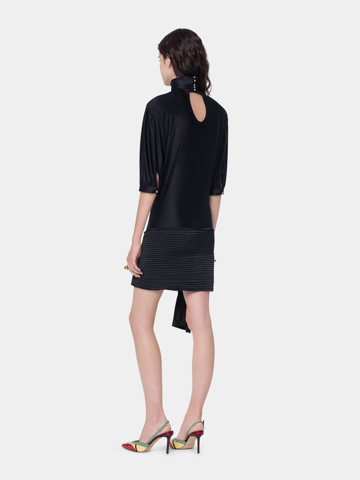 Mini black dress with ruched details - Image 3