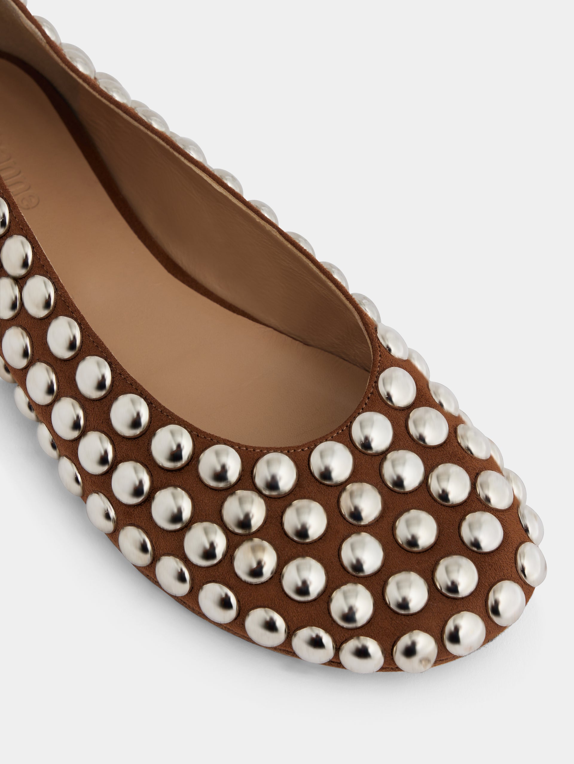 Ballerina with studs position 5
