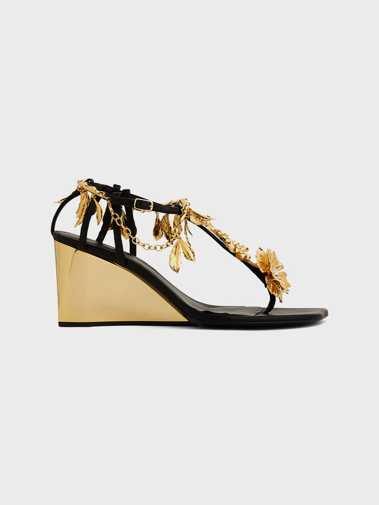 BLACK SANDALS WITH GOLD DETAILS HEELS