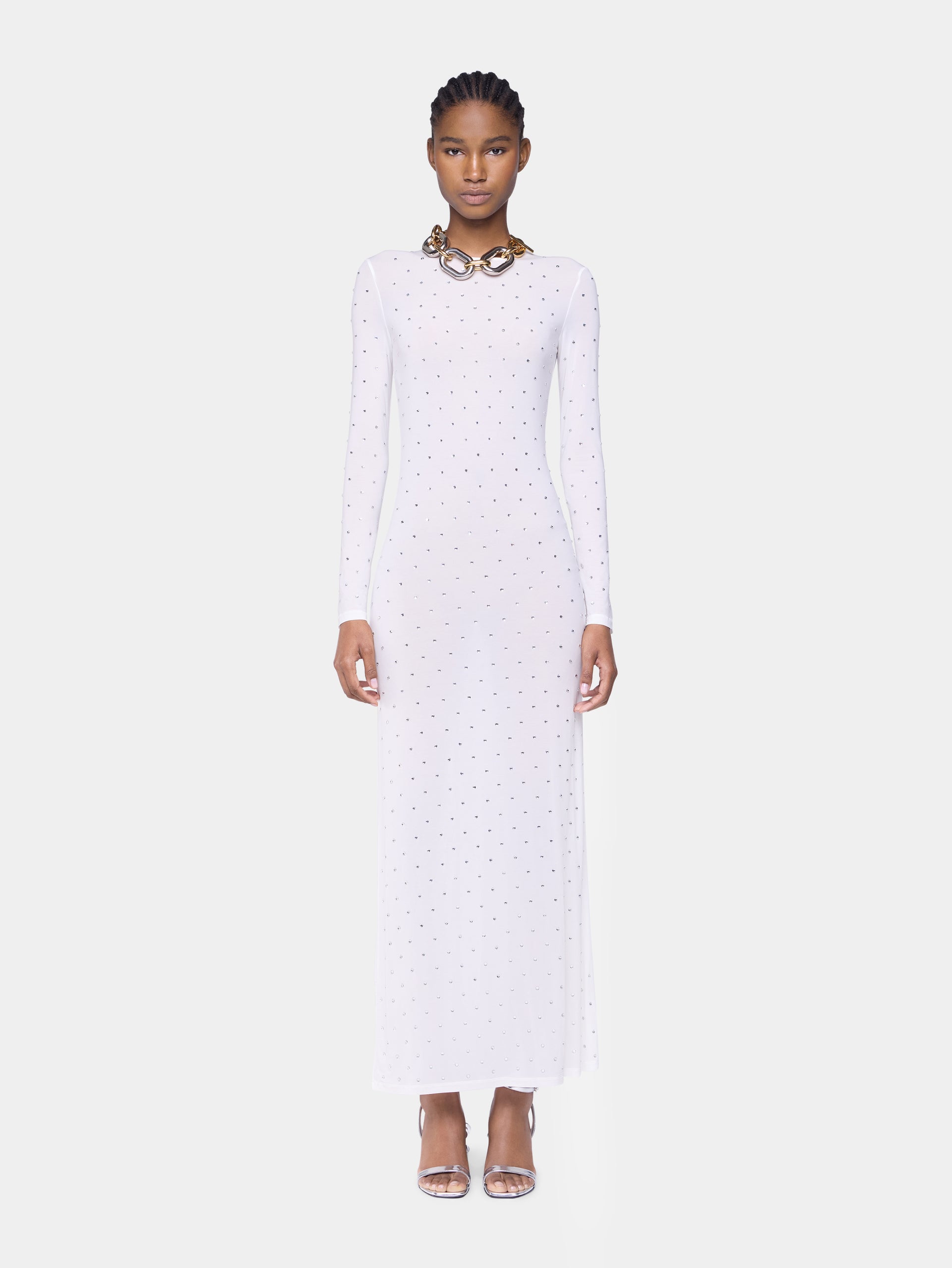 White long dress in jersey position 1