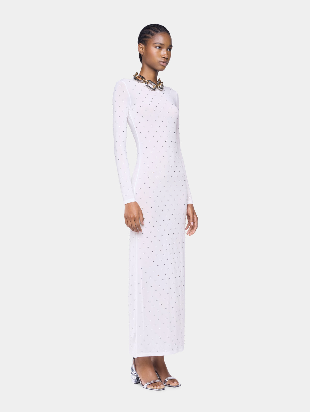 White long dress in jersey position 4