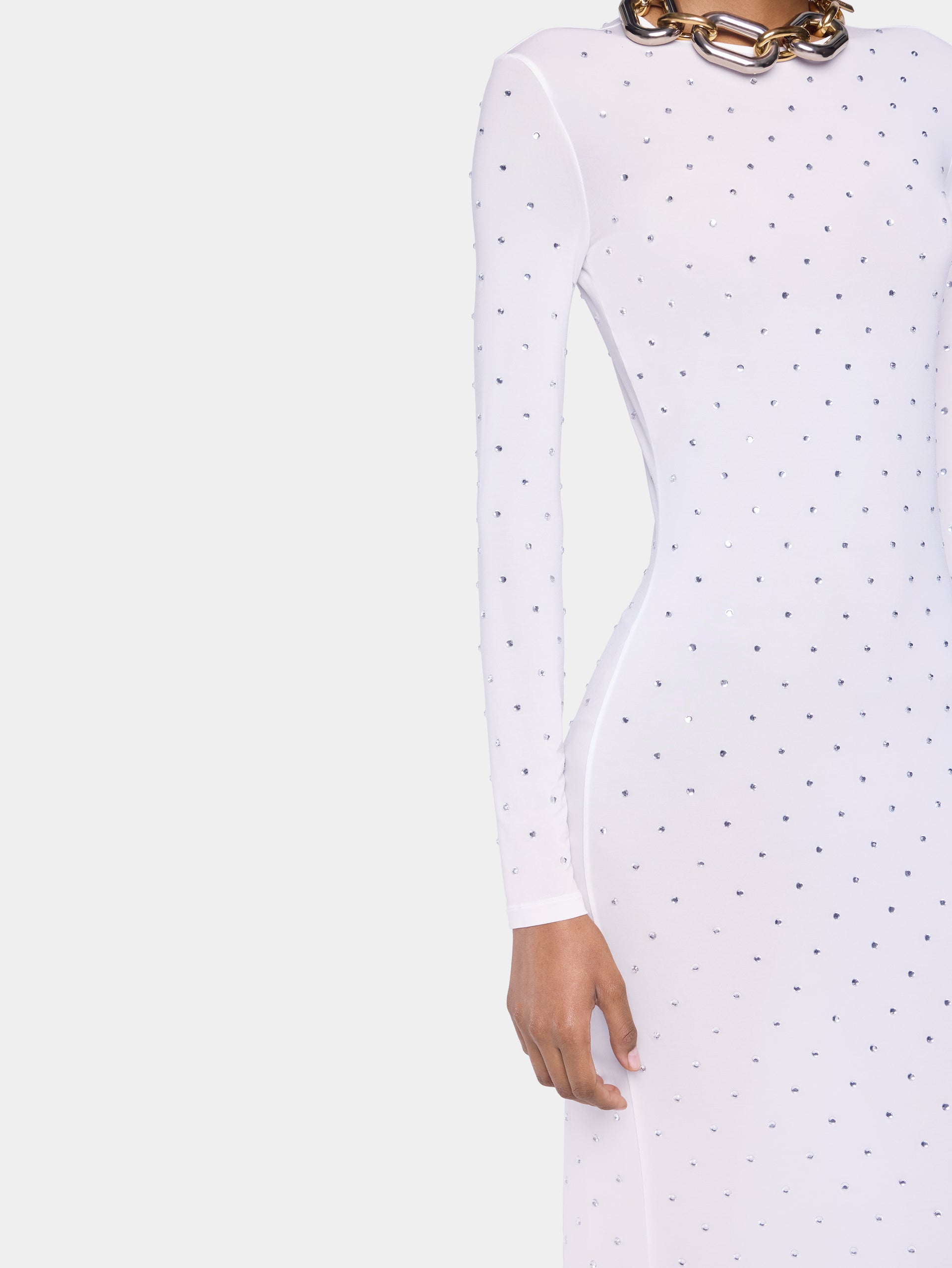 White long dress in jersey position 6