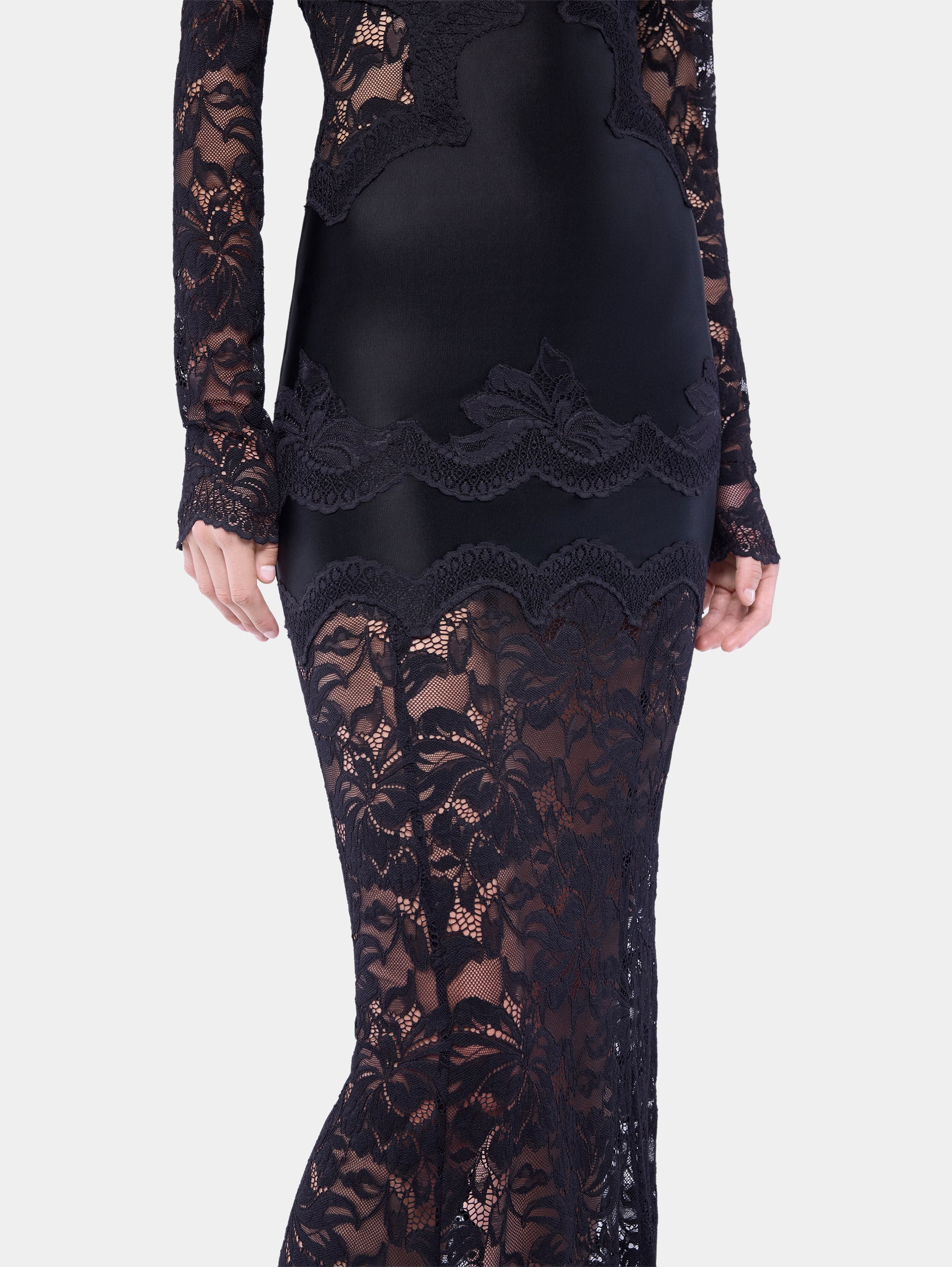 Long lace dress position 7