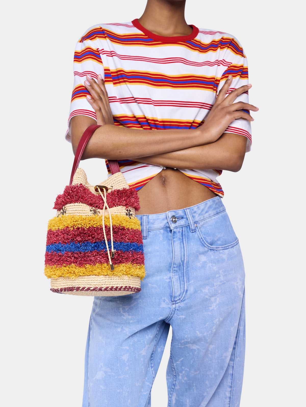 Raffia bucket bag position 7