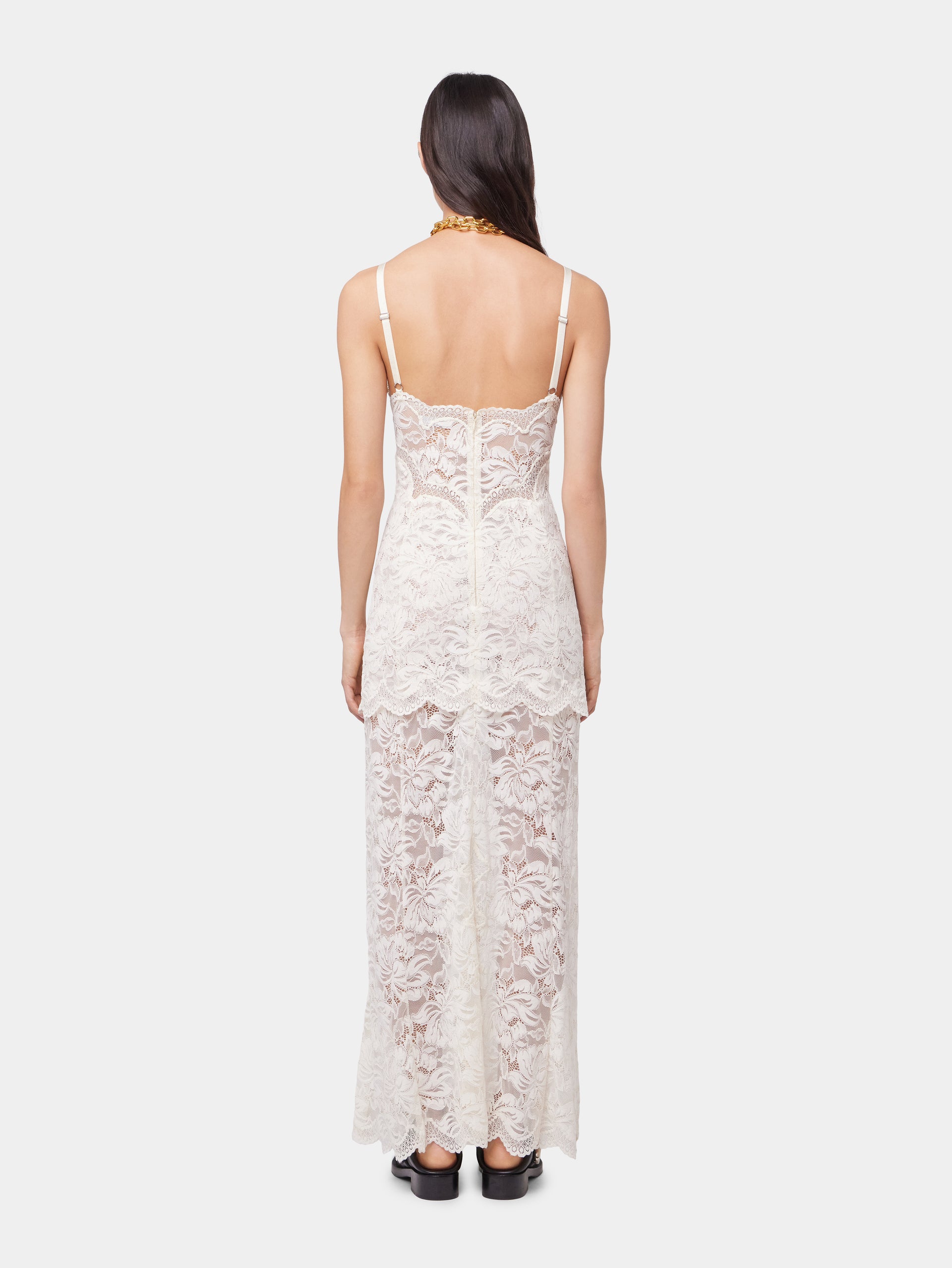 Ivory long dress in lace position 3