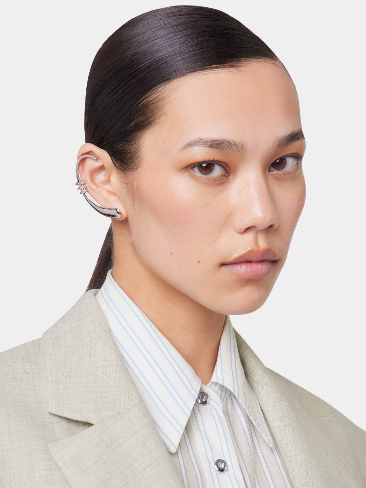 SILVER MONO EARRING position 2 - Image 2