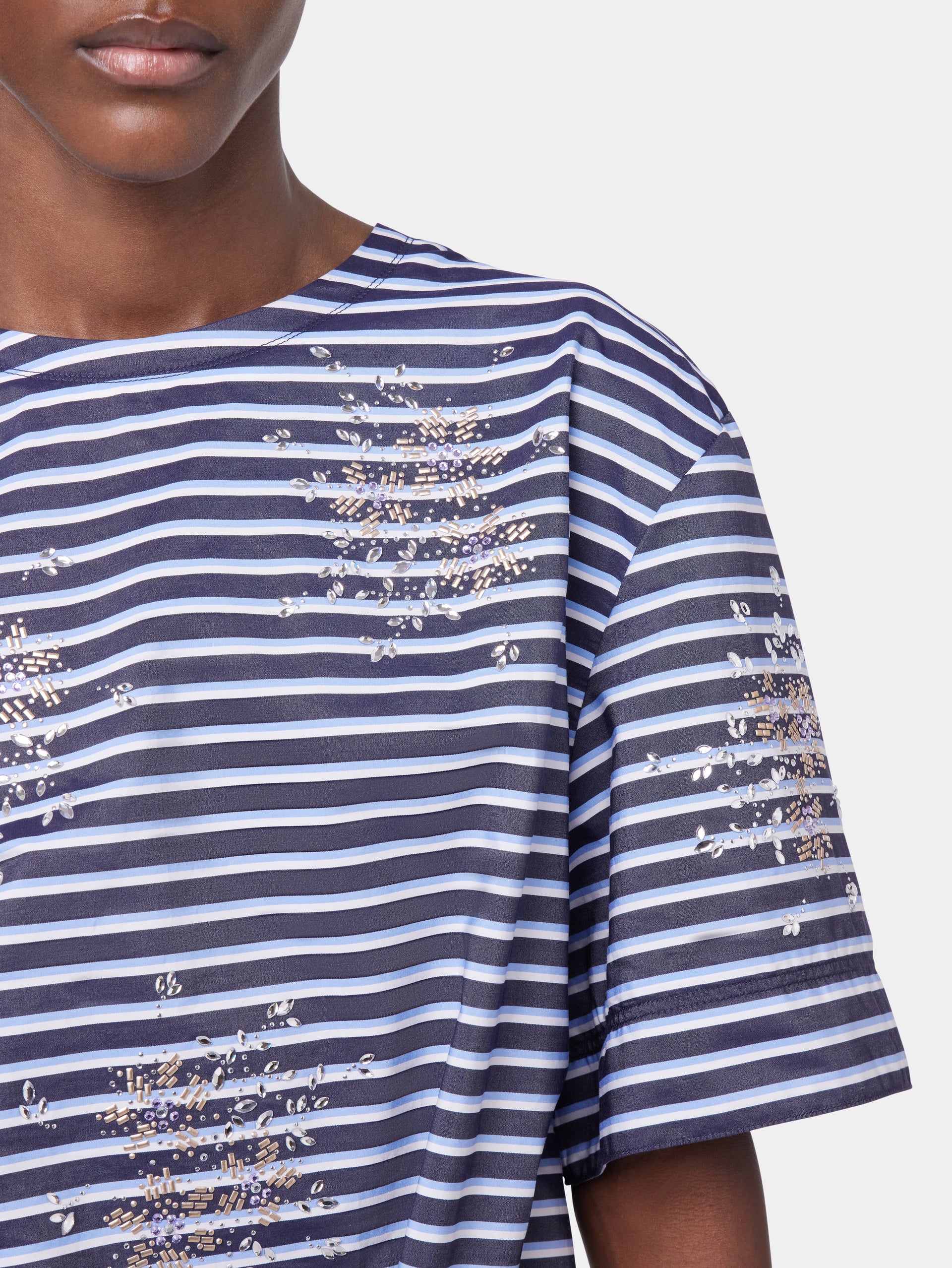 STRIPED WHITE AND BLUE EMBROIDERED TEE-SHIRT IN COTTON POPLIN position 6