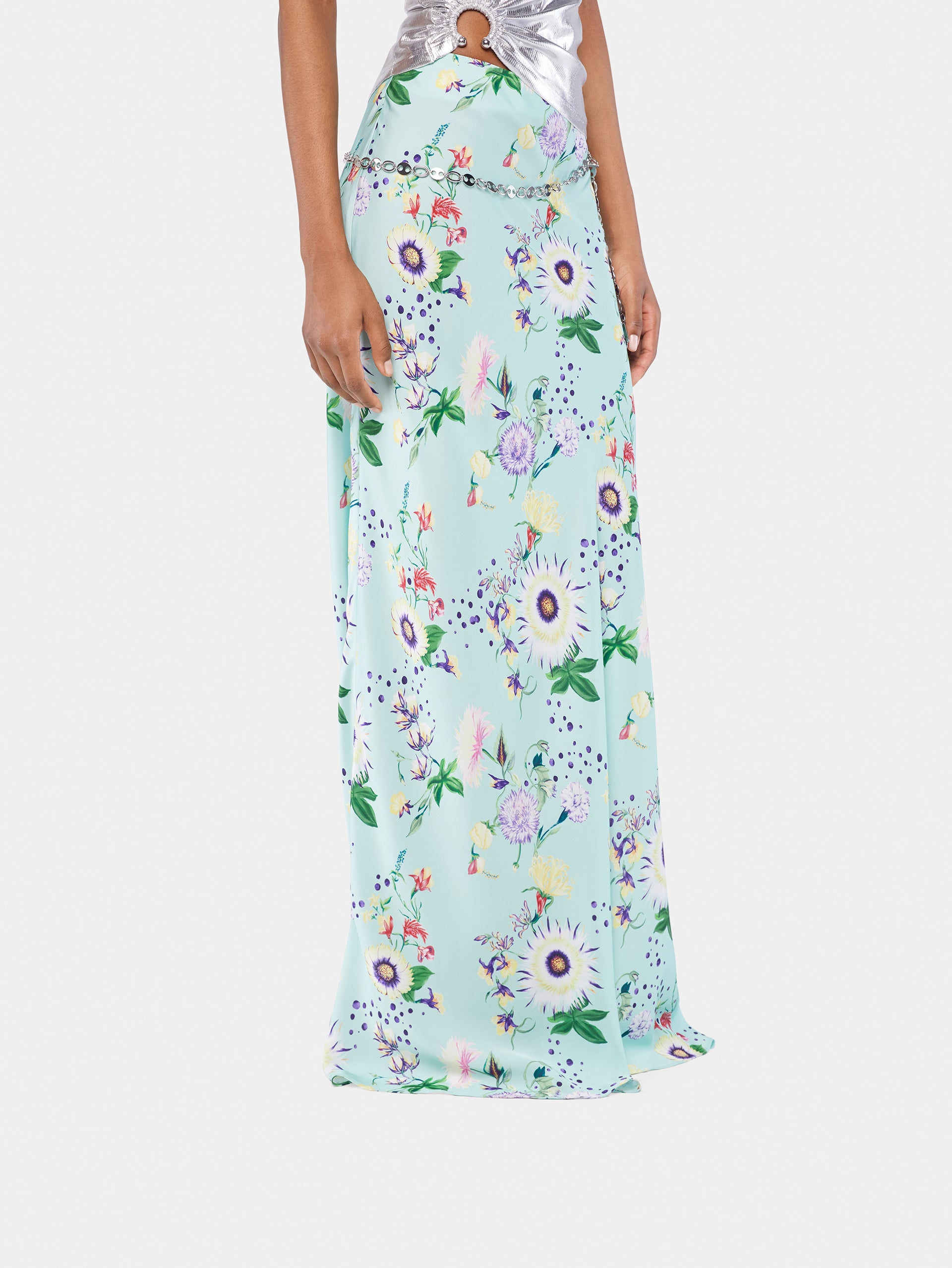 Floral patterned skirt with chain details position 5