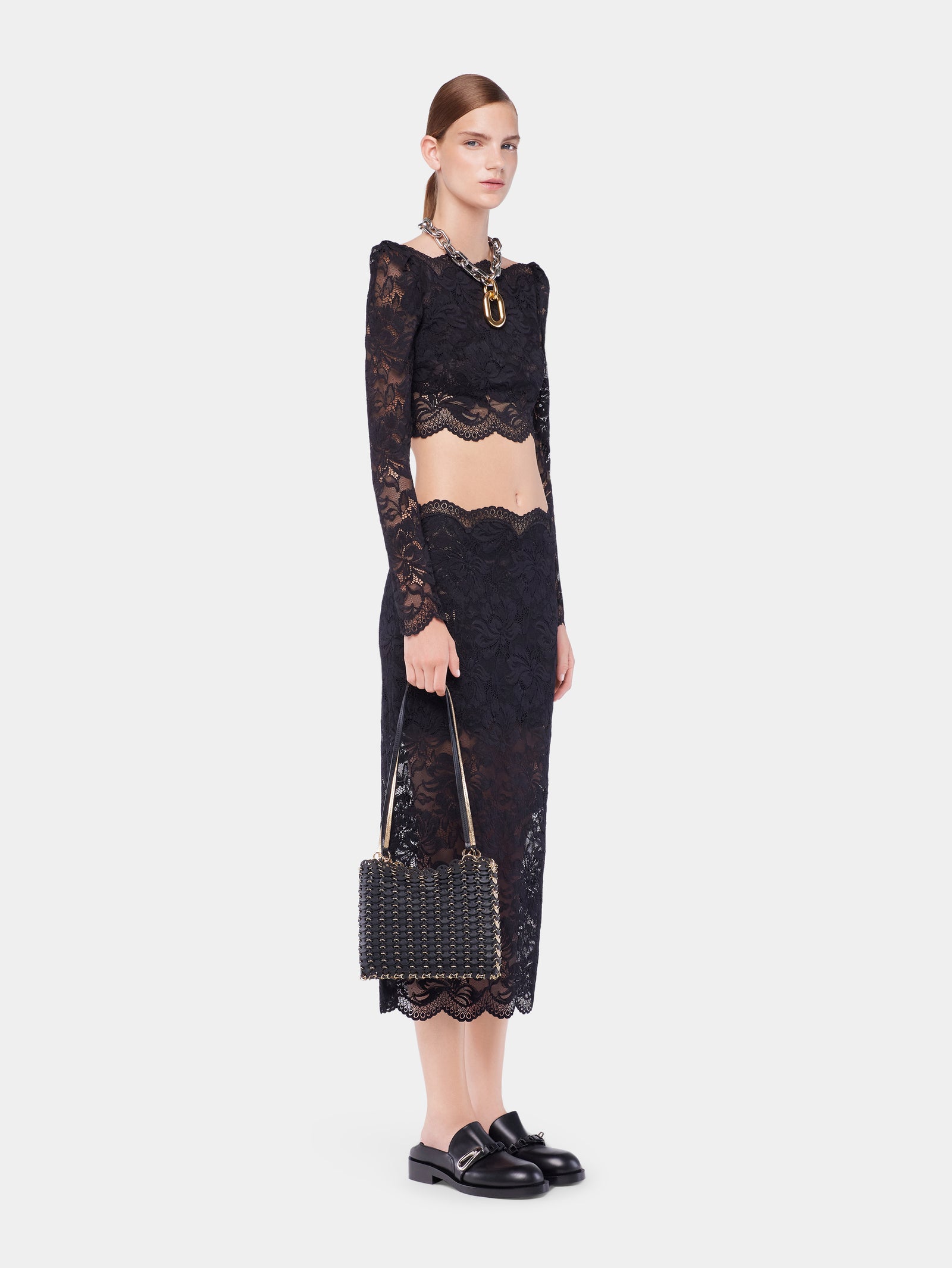 Black crop top in lace position 3 - Image 3