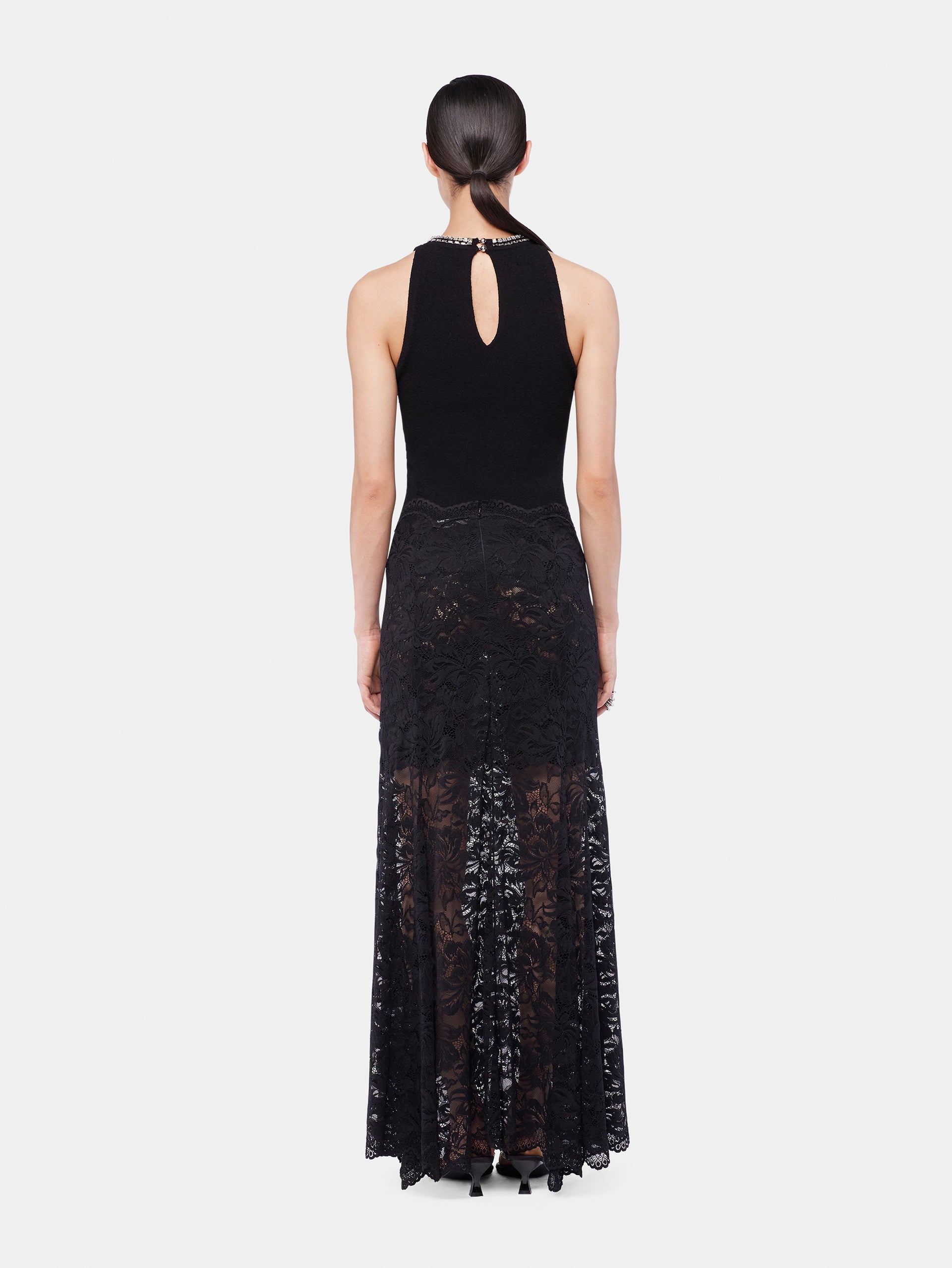 Long flared lace skirt position 4