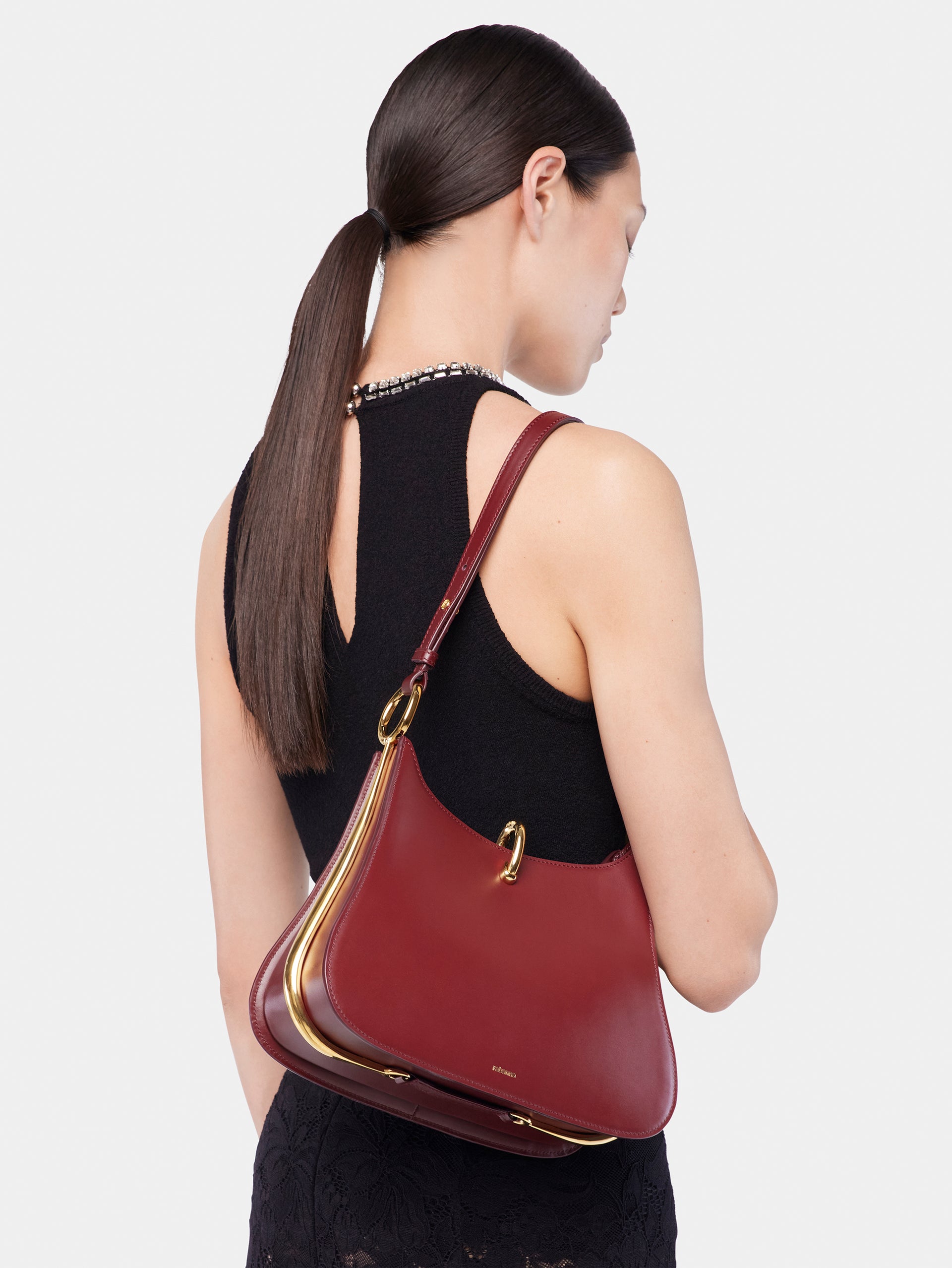Medium Ring leather bag position 8