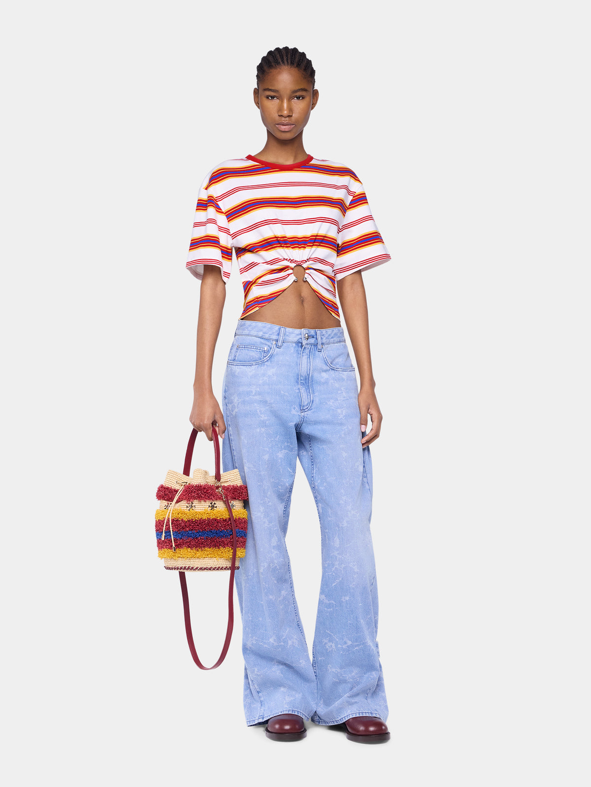 Raffia bucket bag position 6