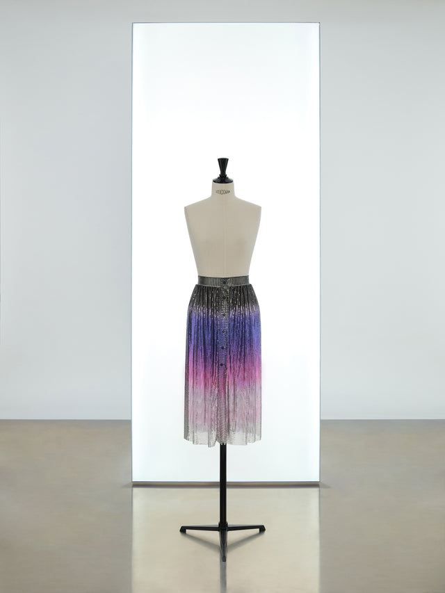 Mid length buttoned skirt - Image 1