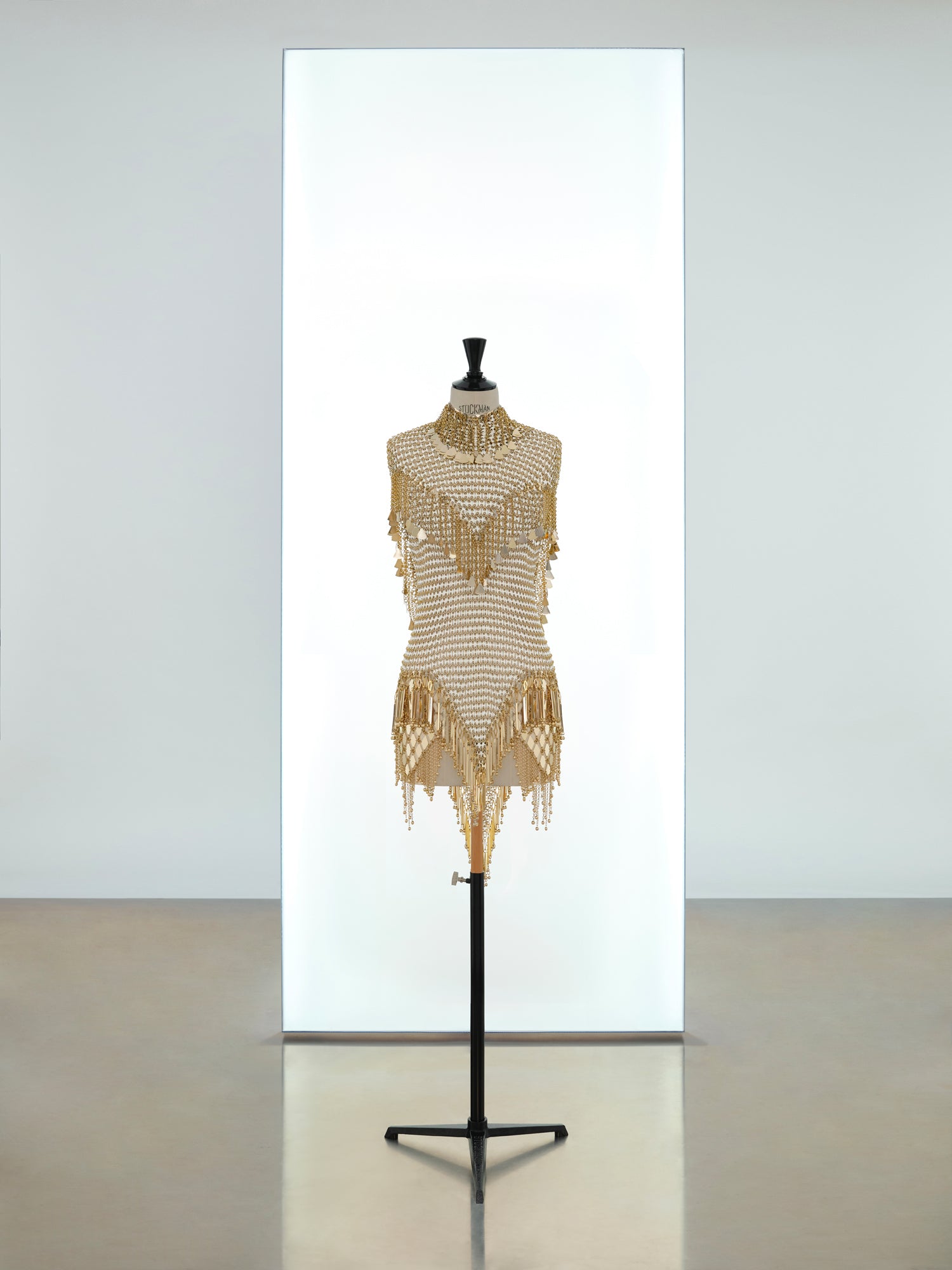 Robe courte et mini top à capuche en assemblage métallique - Image 1