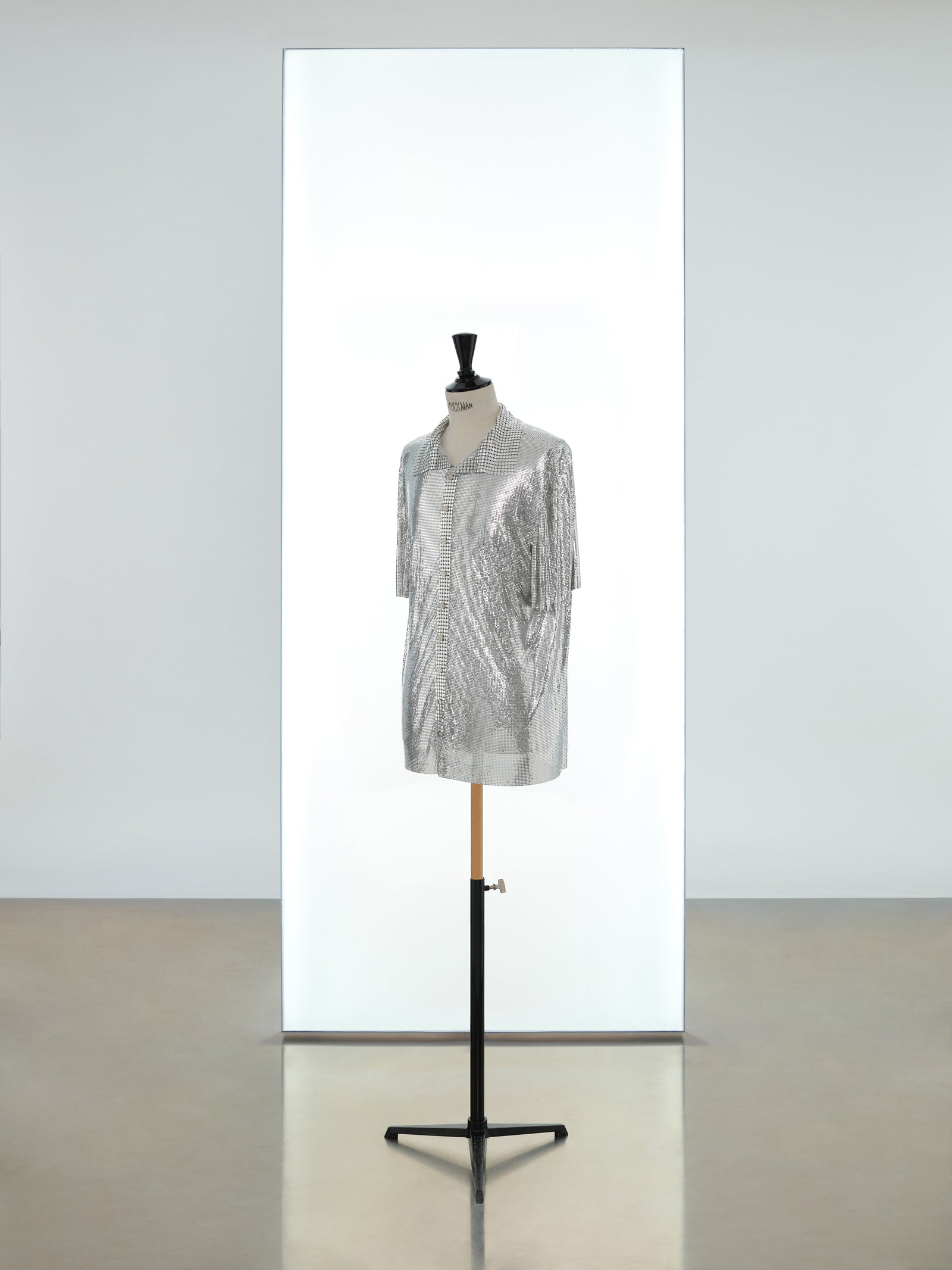 Buttoned short sleeves shirt position 1 - Image 1