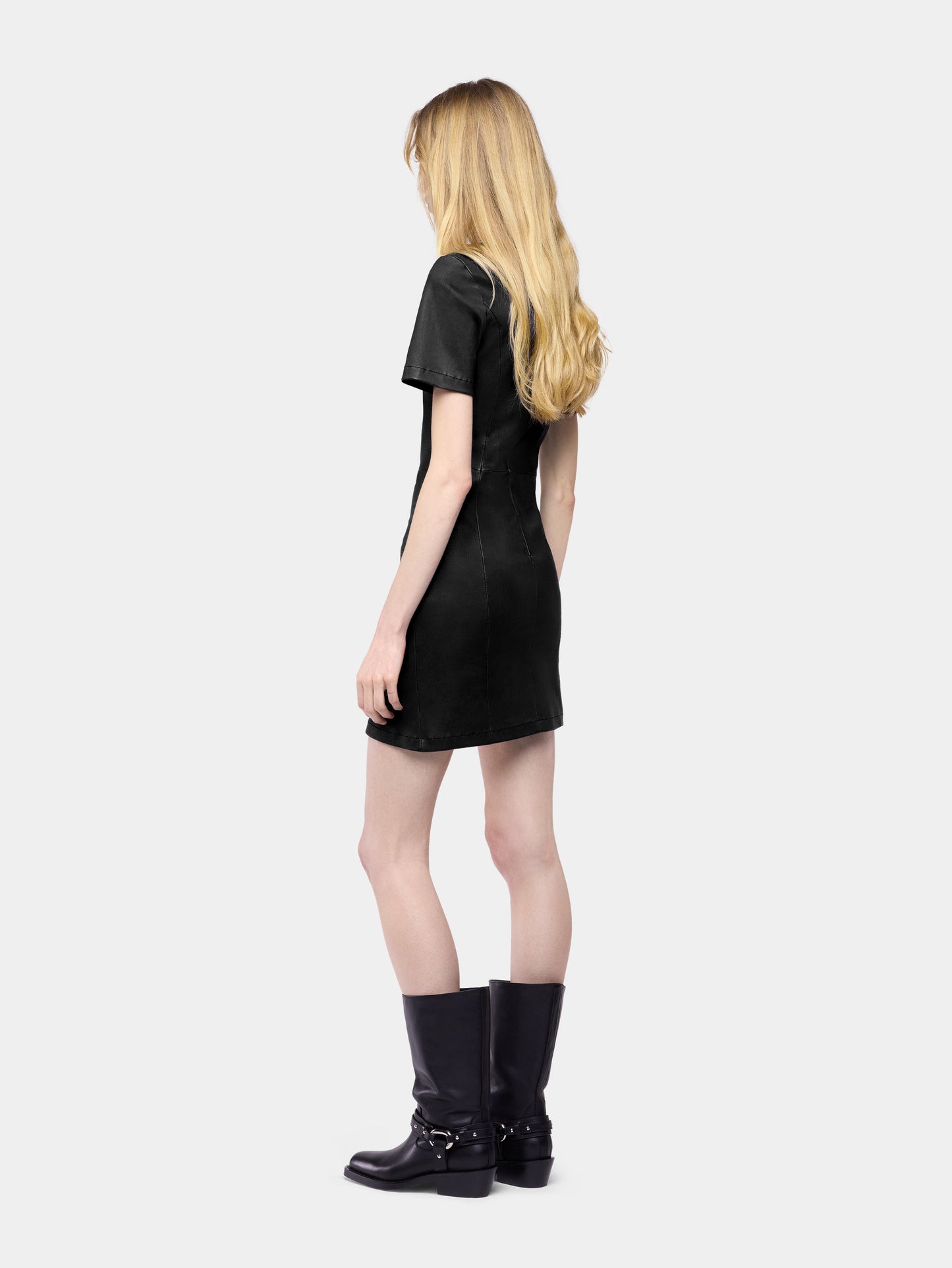 Robe courte drapée pression en cuir