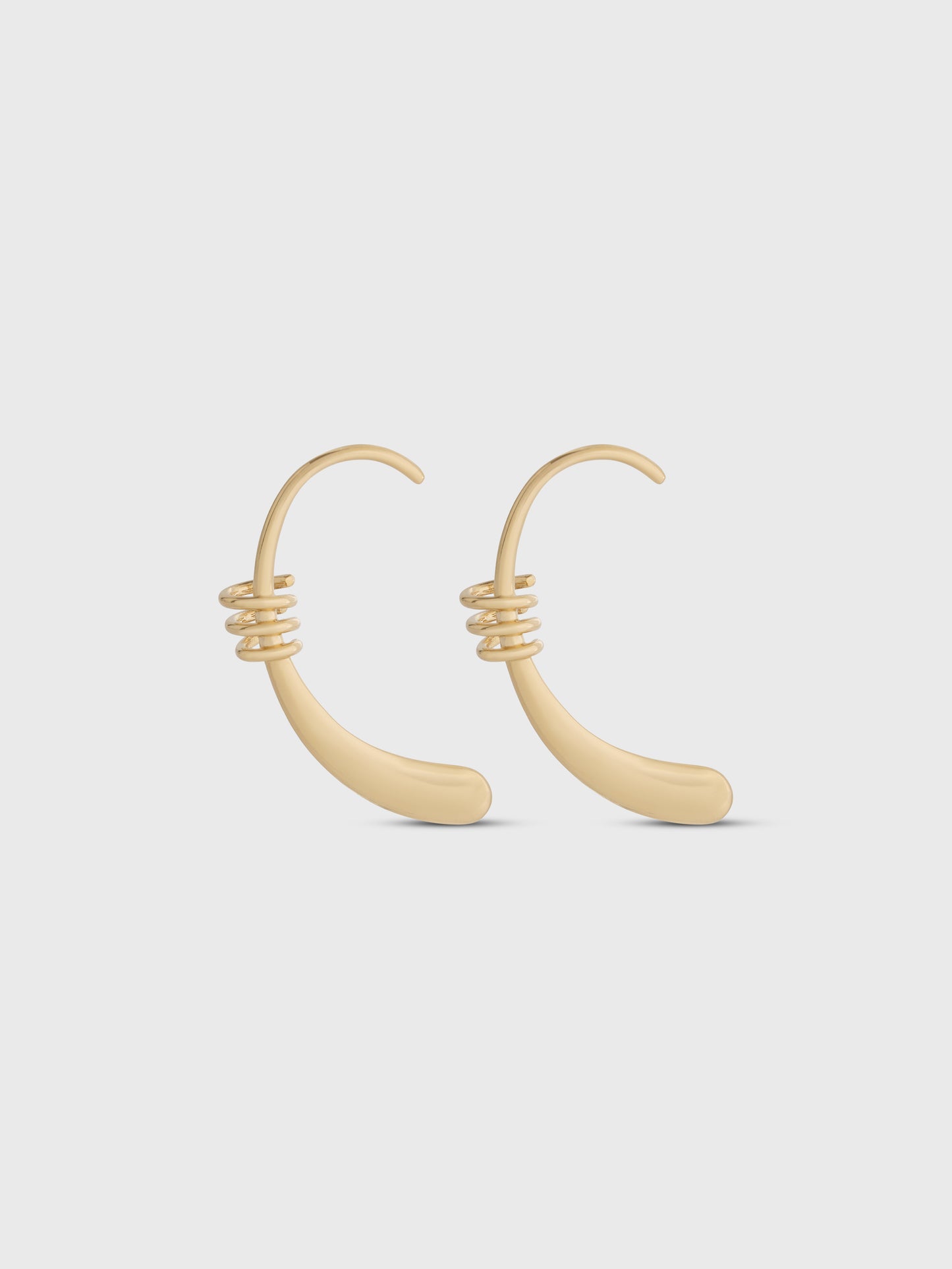 GOLD MONO EARRING position 1