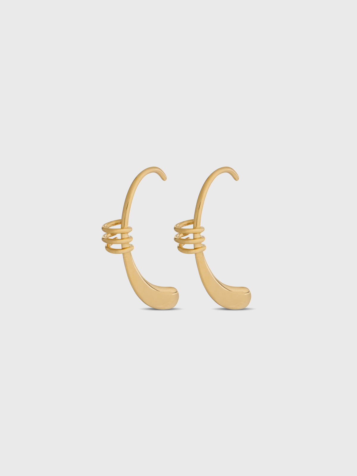 GOLD MONO EARRING position 4