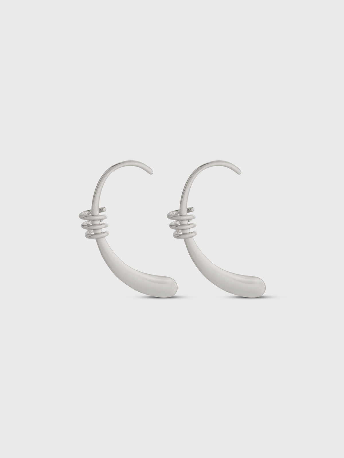 SILVER MONO EARRING position 1