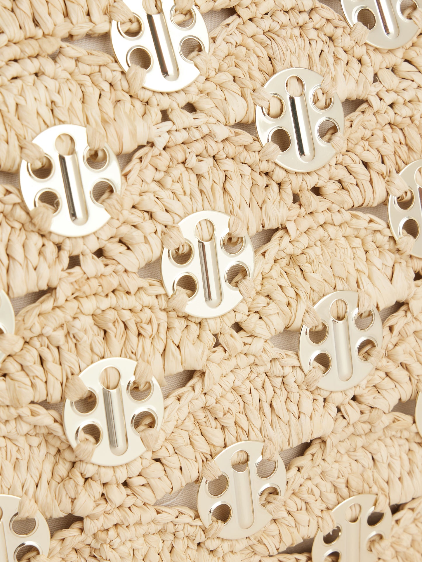 Pouch in raffia position 6