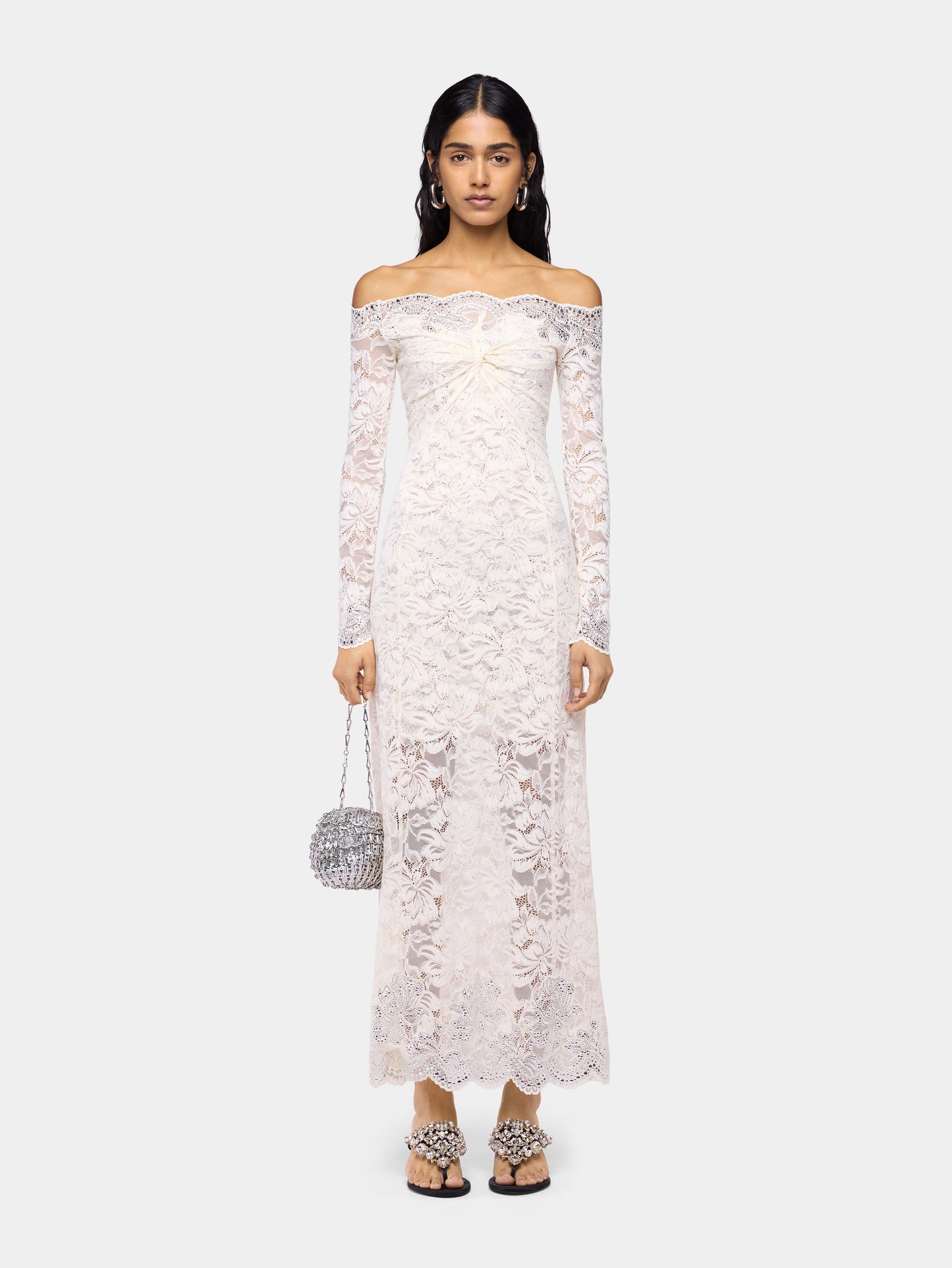 Long dress in lace