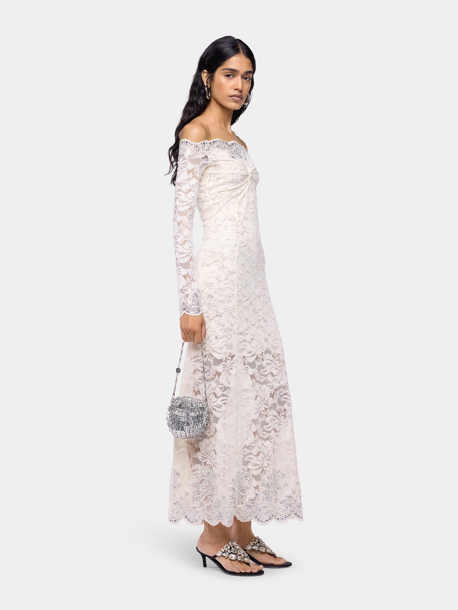 Robe longue en dentelle - Image 2