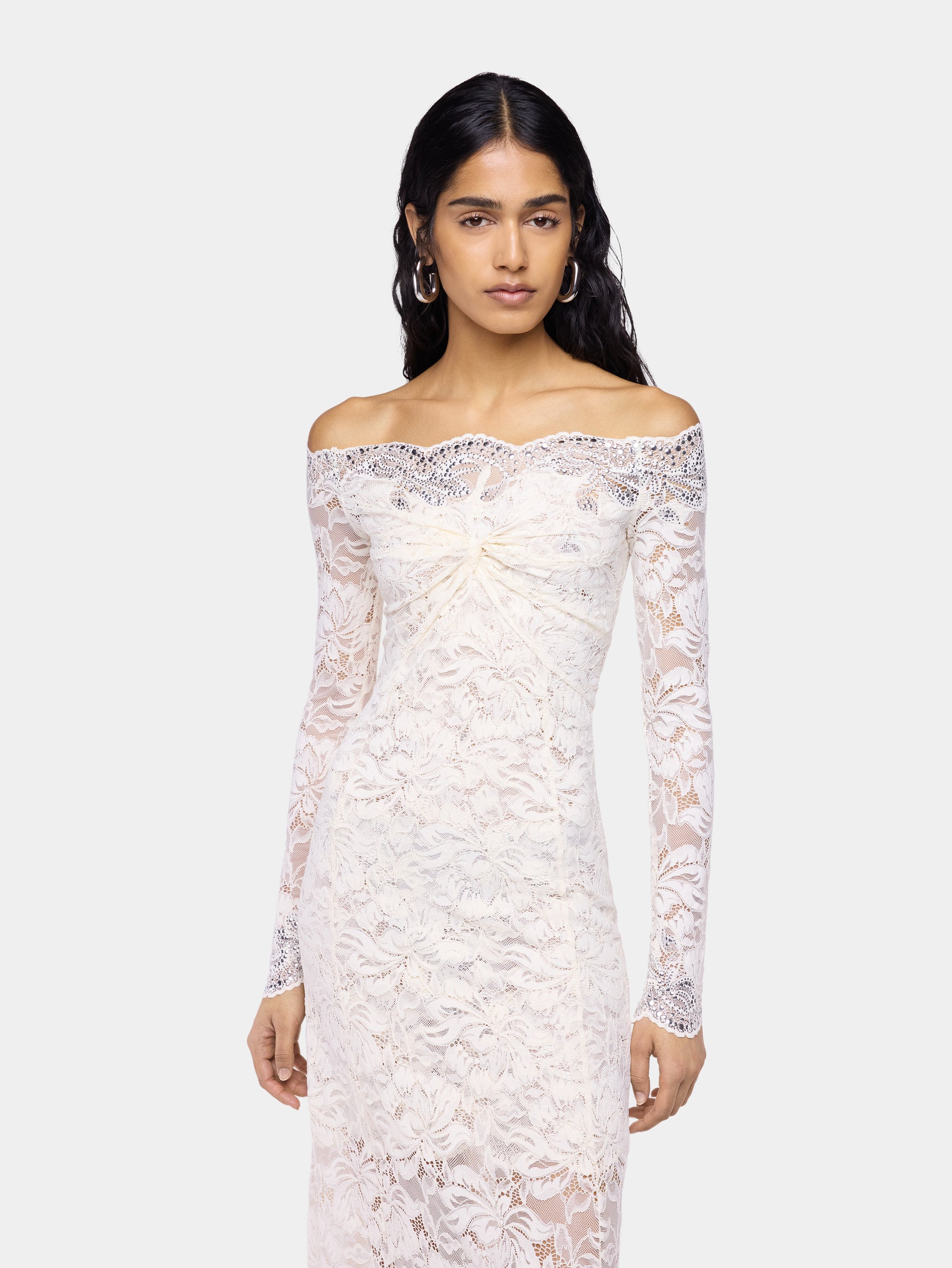 Long dress in lace