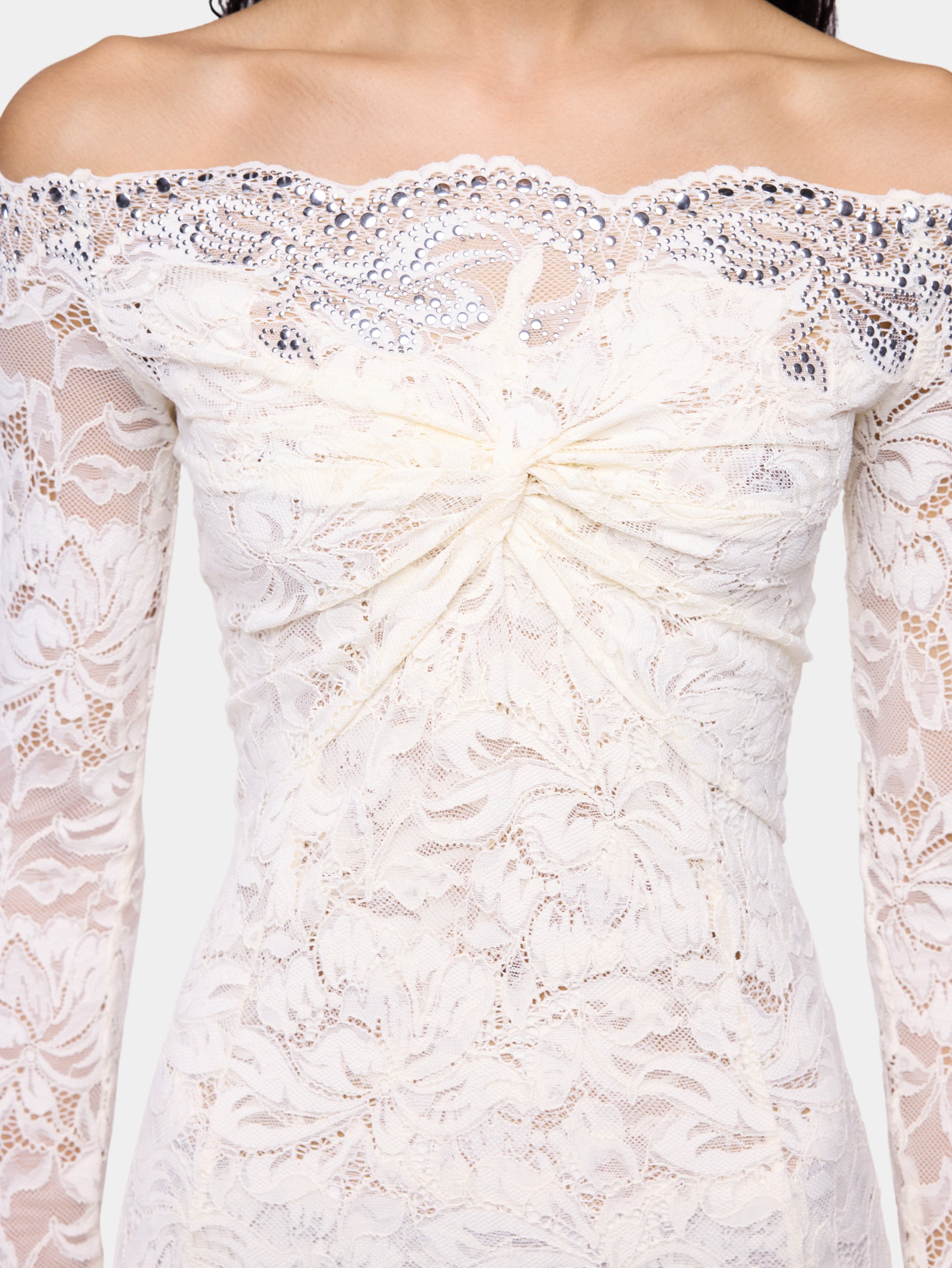 Long dress in lace