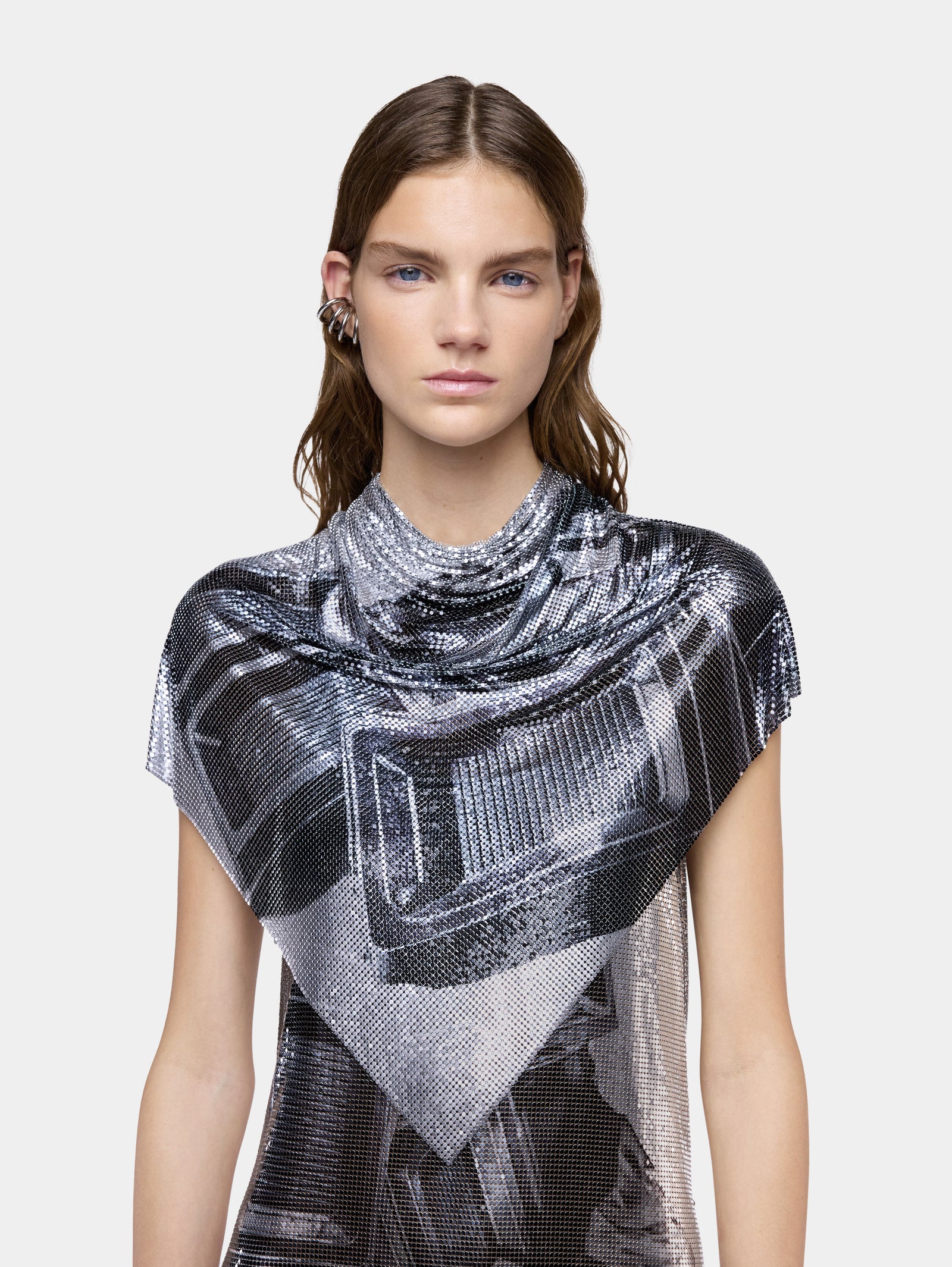 Ohmori x Rabanne silver mesh scarf with chocolat bar print - Image 2
