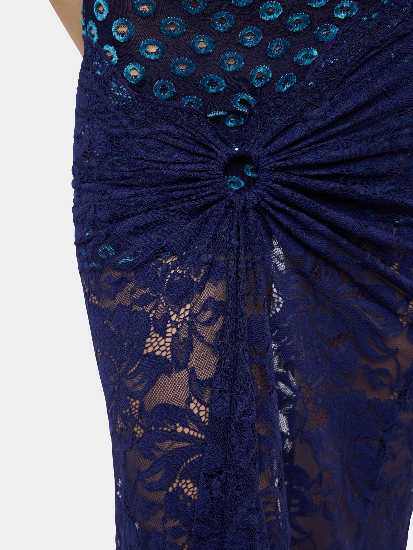 Longue jupe bleu marine en dentelle trompe-l'œil 