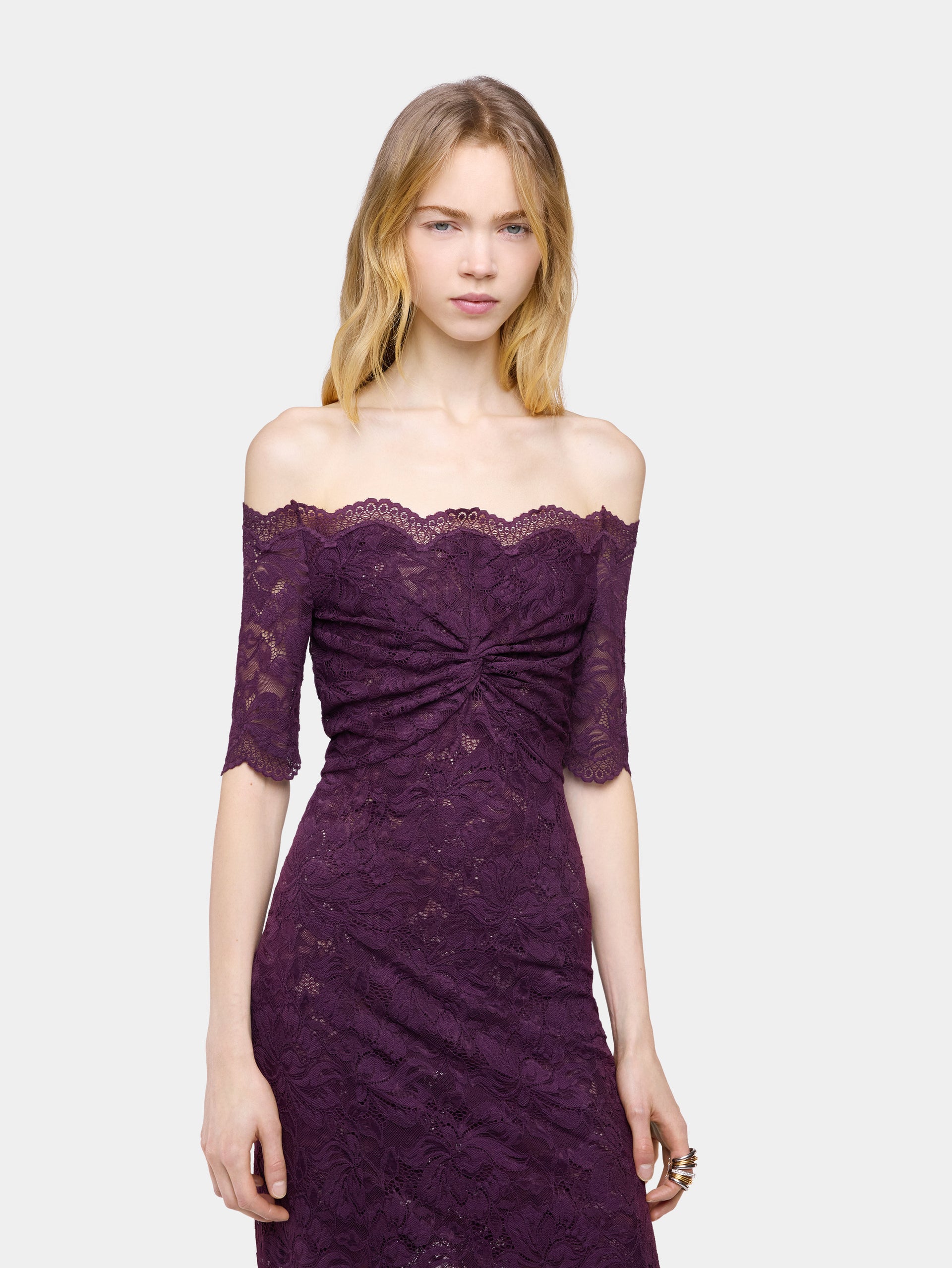 Robe midi en dentelle magenta superposée