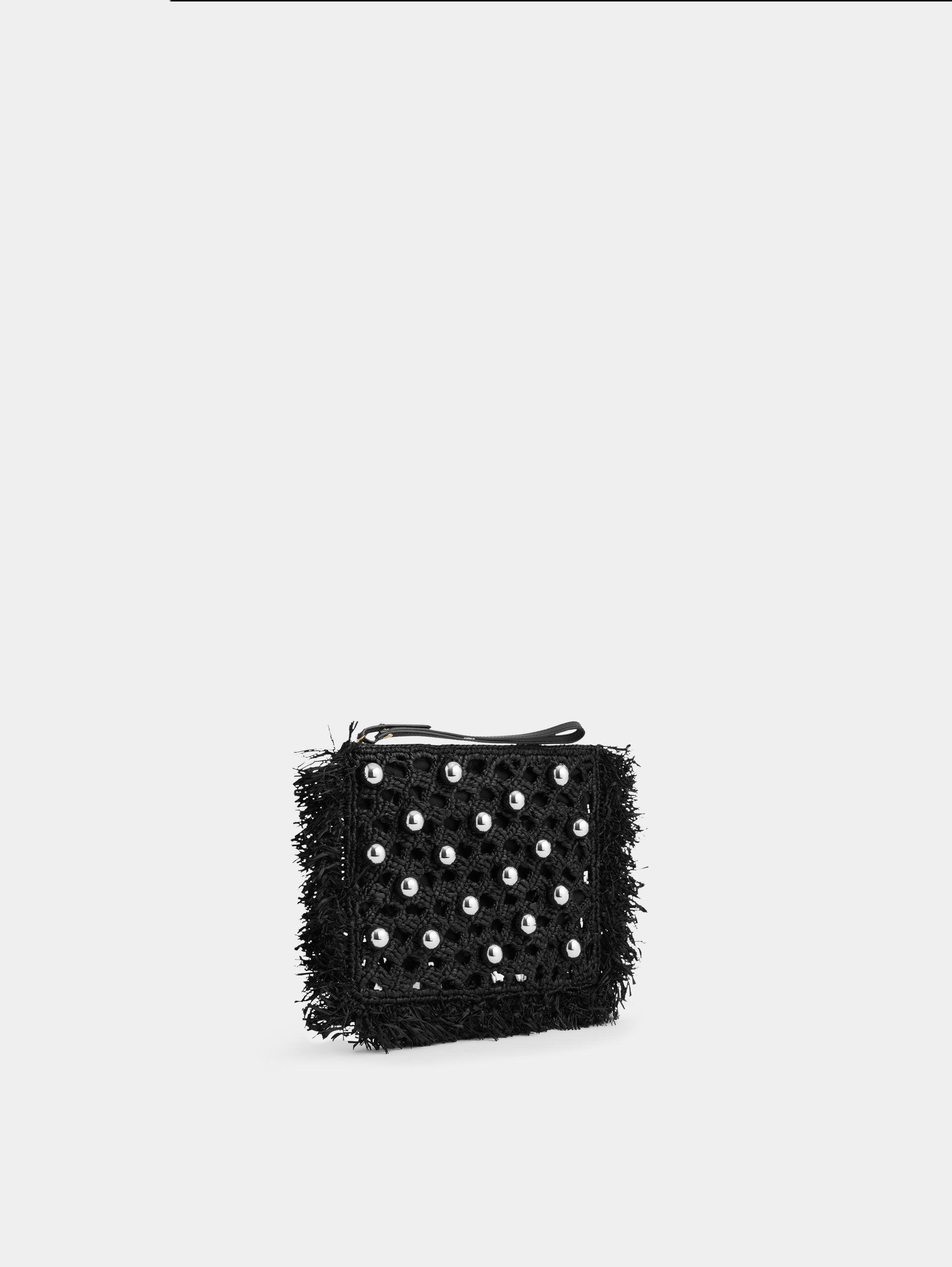 Pouch in black raffia with silver pearls details