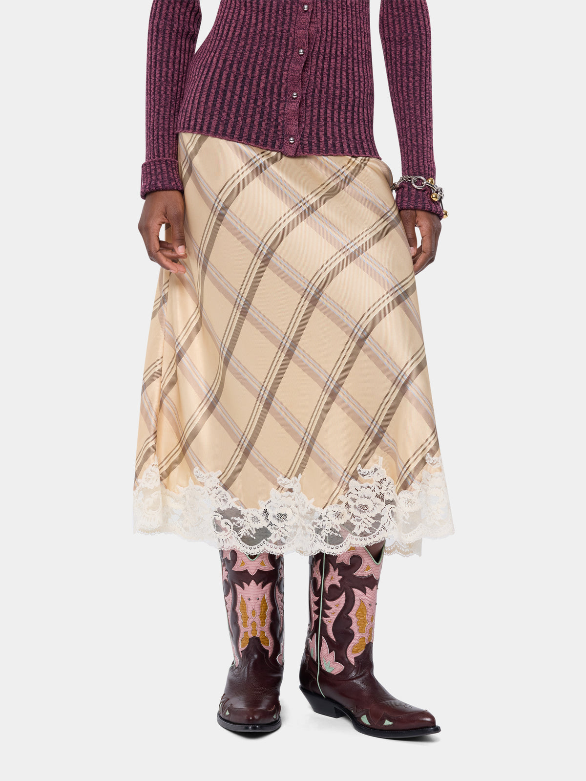 Jupe midi en satin de soie imprimé tartan beige avec finition en dentelle