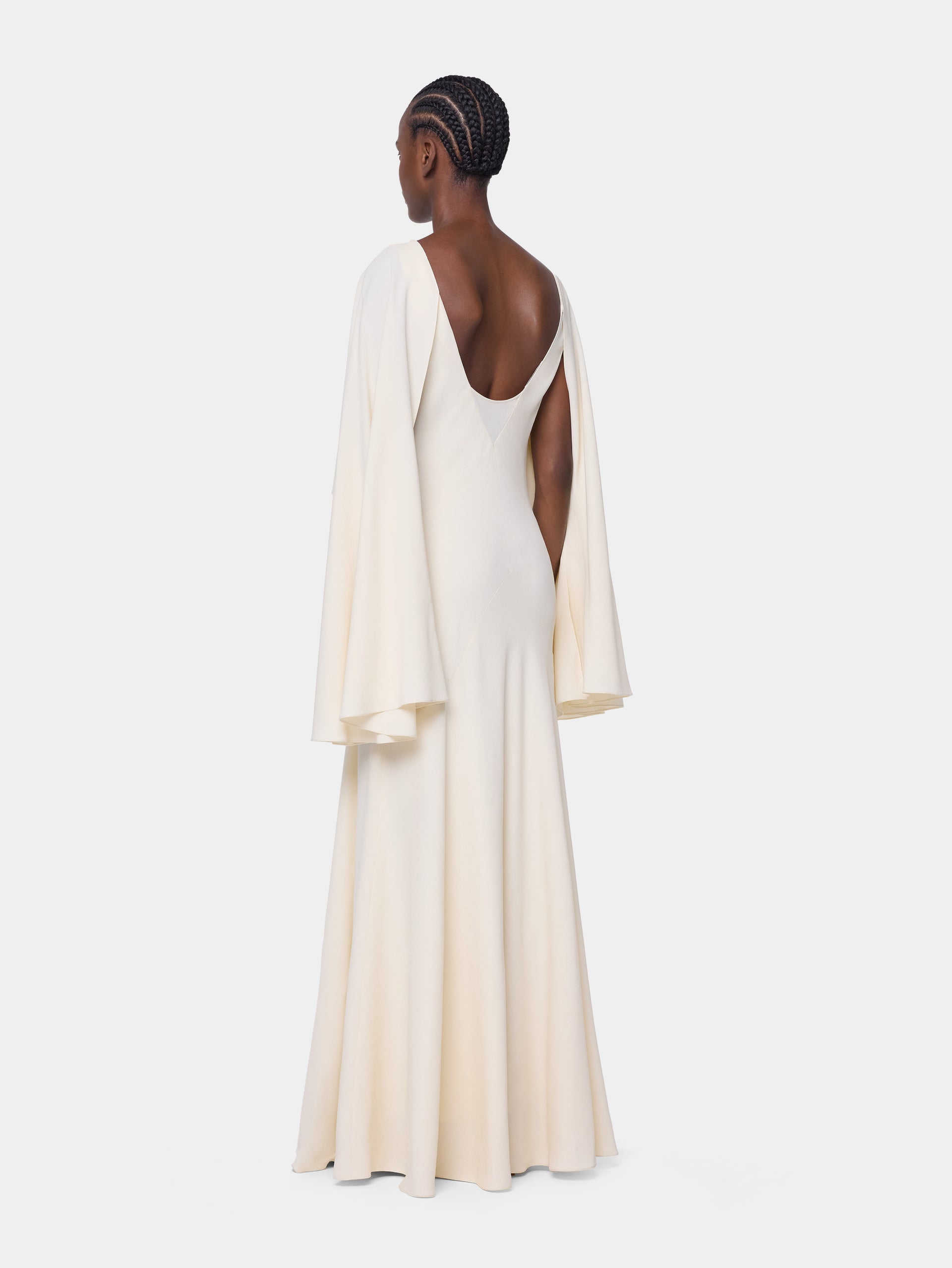 Robe longue crème Dinh Van x Rabanne avec ornements bijou argentés